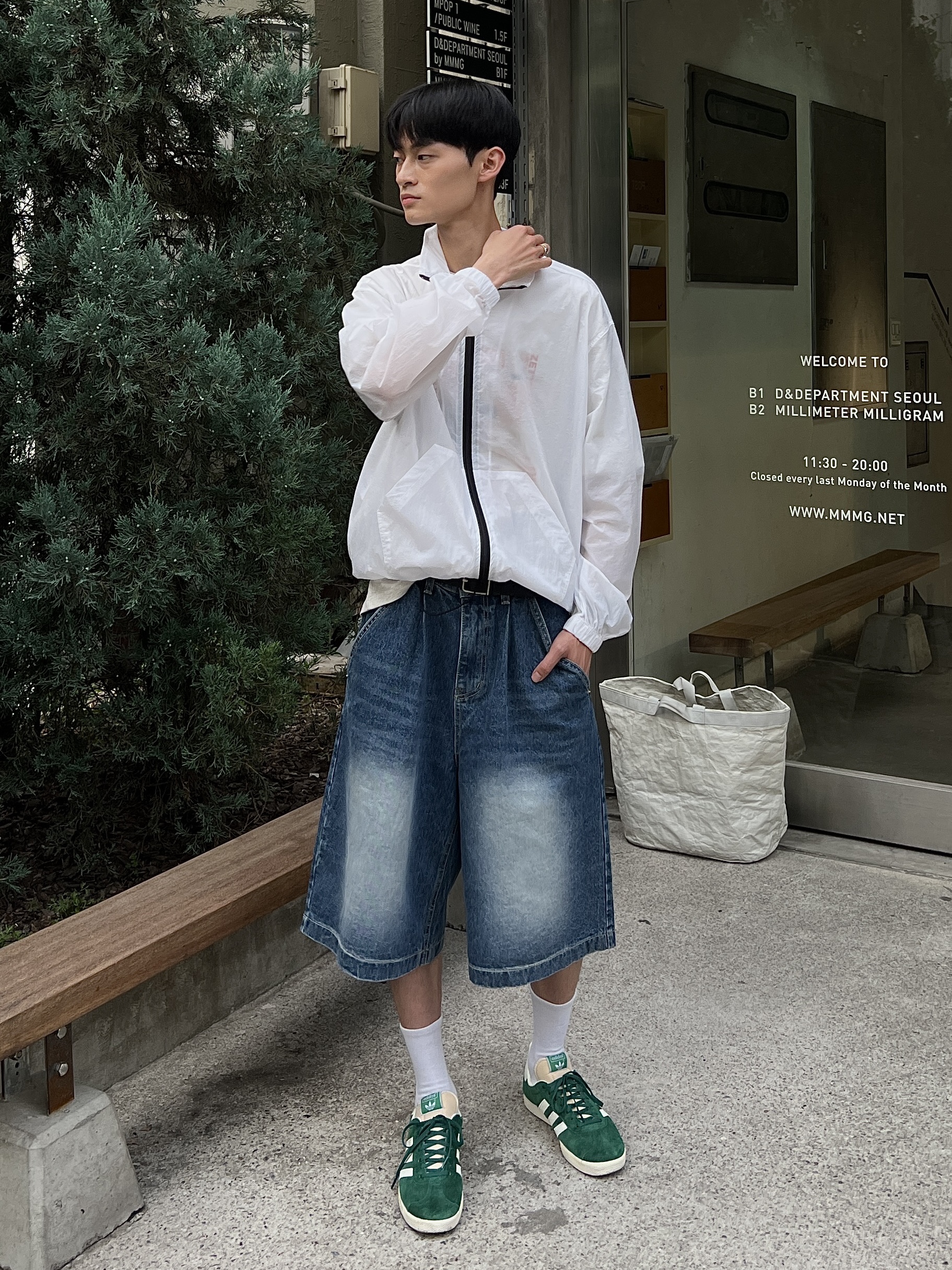 아디다스 가젤 다크 그린 크림 화이트 착용 스타일 - 1