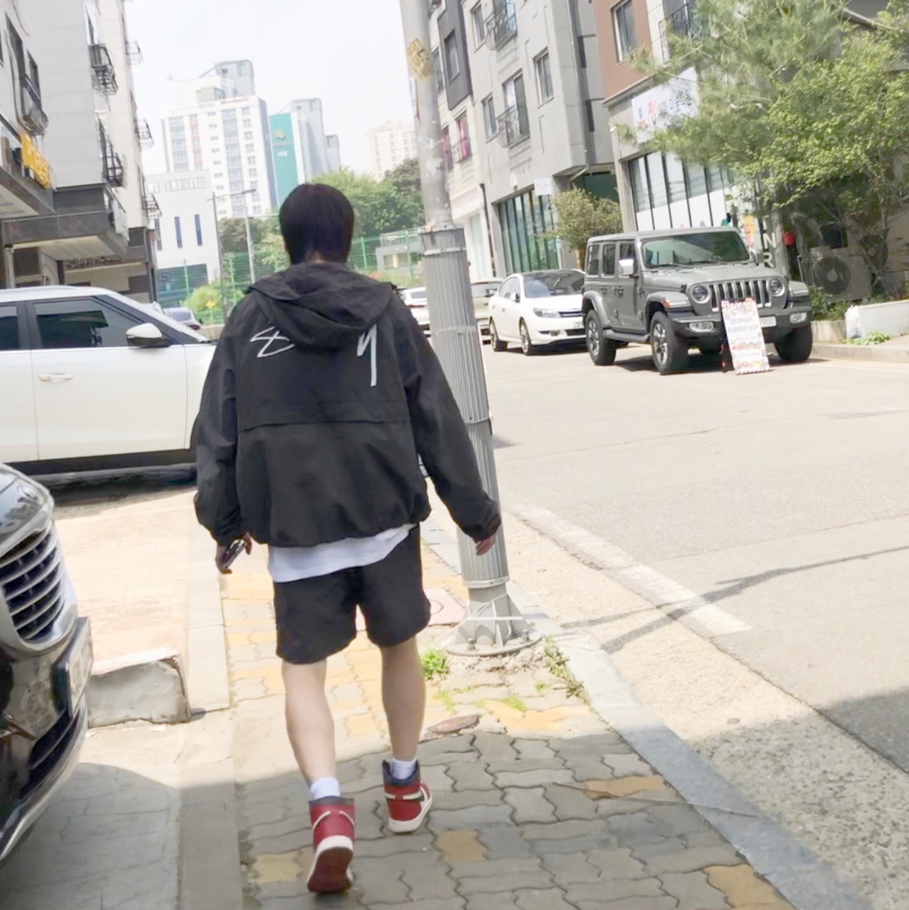 Stussy Wave Dye Beach Shell Jacket Black, Stussy Wave Dye Nylon Shorts Black 착용 스타일
