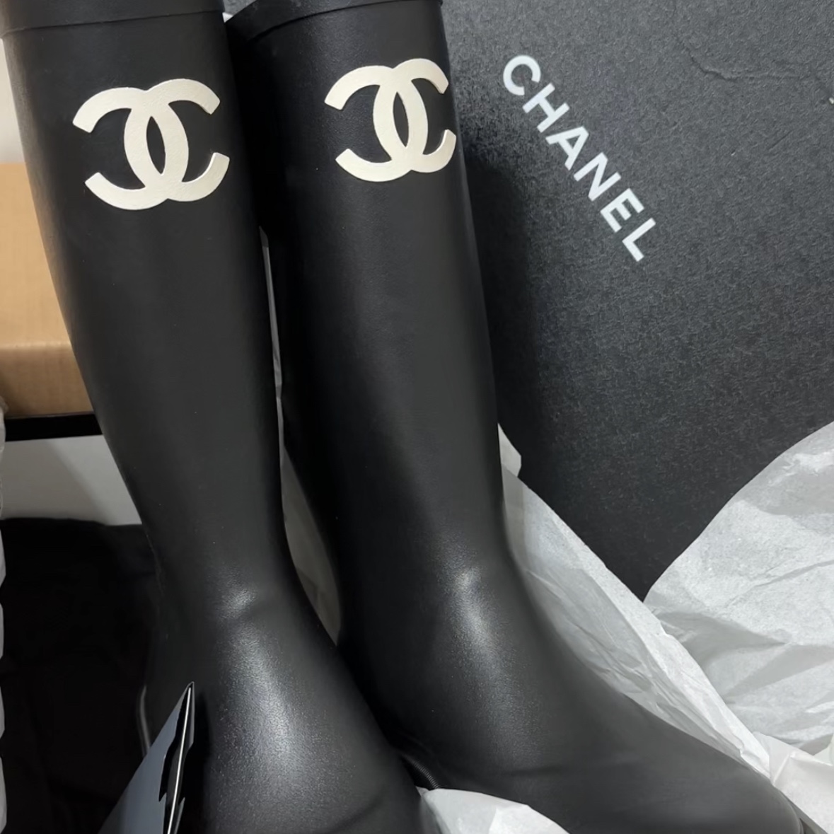 (W) Chanel Boots Caoutchouc & Black 착용 스타일
