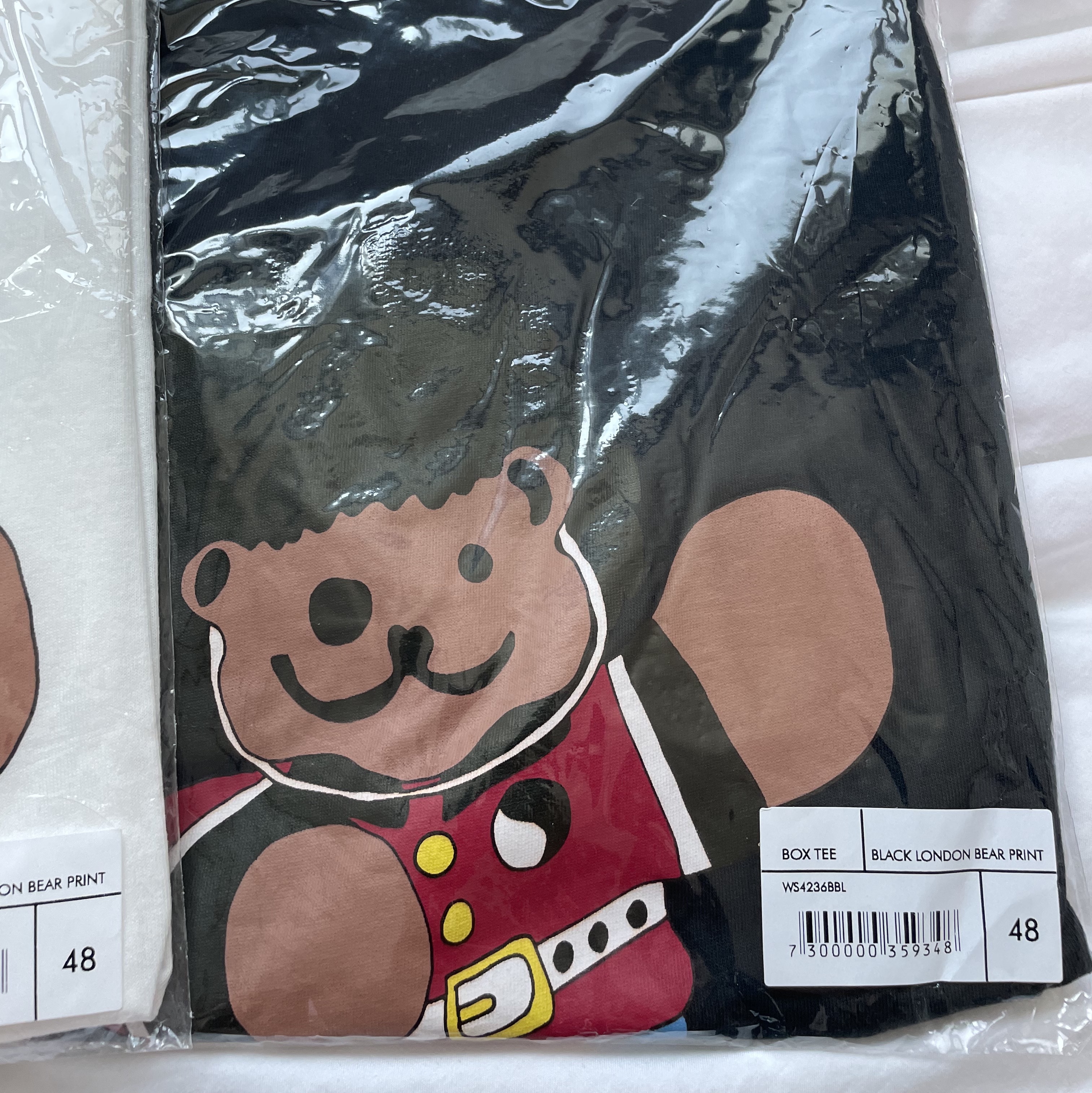 Our Legacy Box T-Shirt London Bear Print Black 착용 스타일 - 2