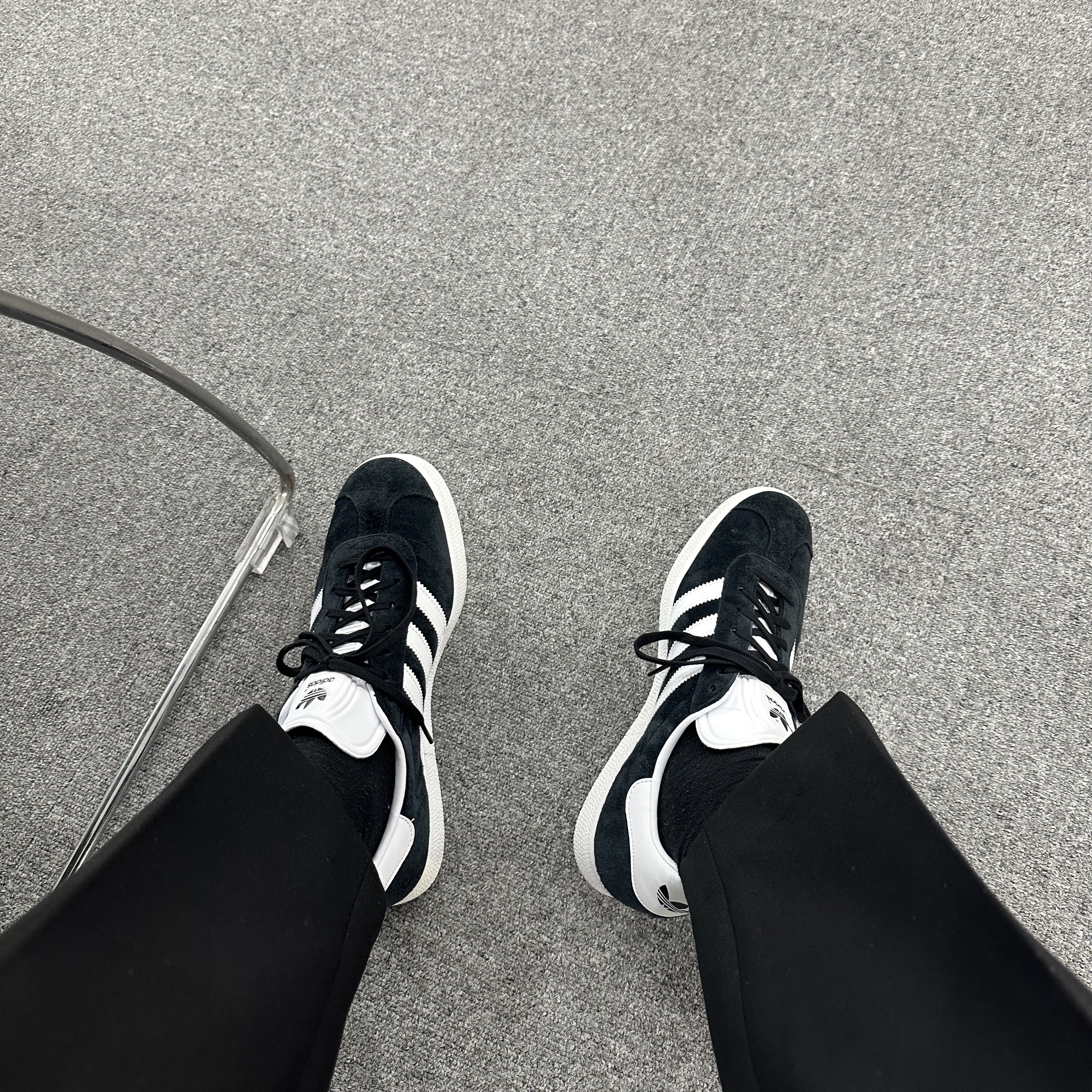 Adidas Gazelle Core Black White 착용 스타일