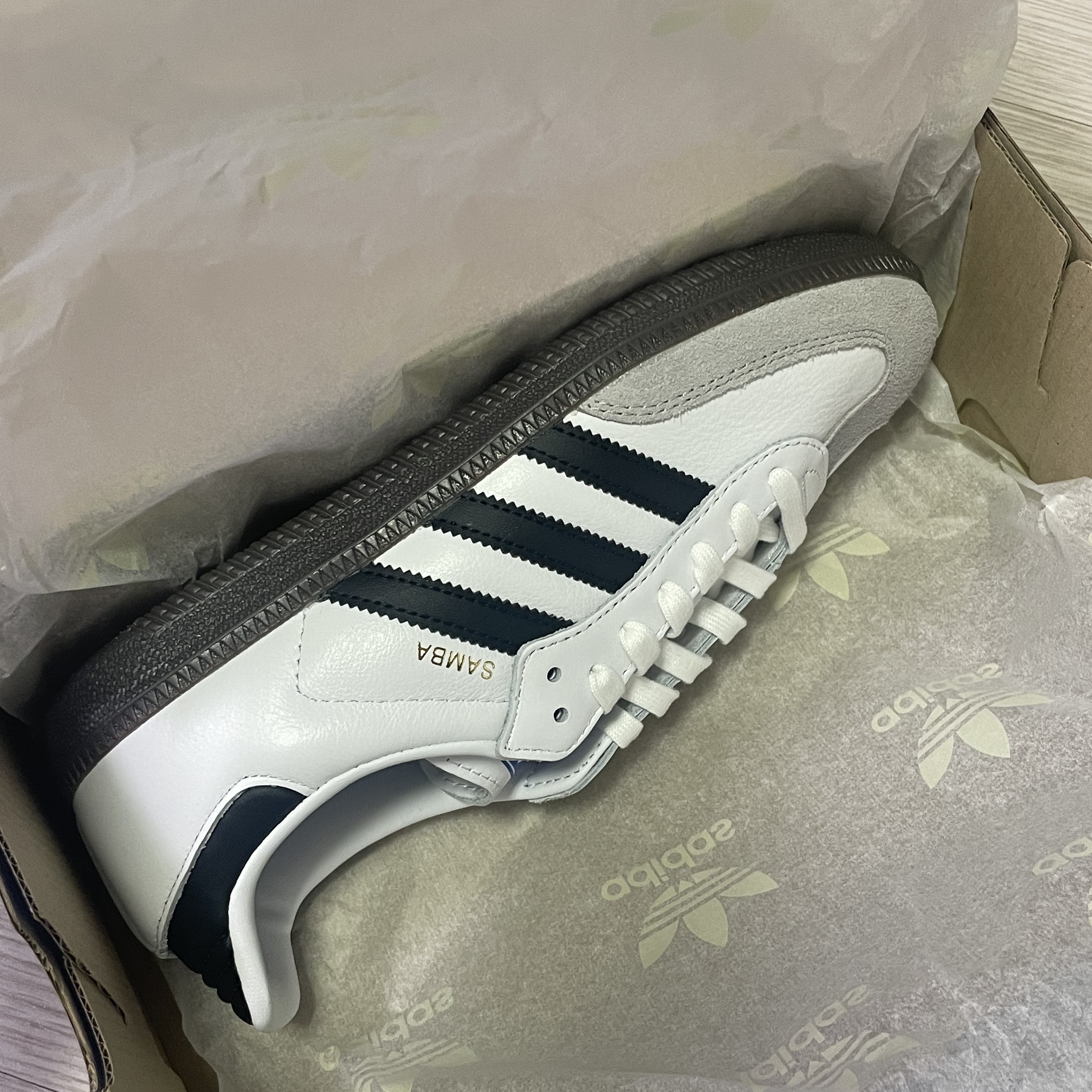 Adidas Samba OG Cloud White 착용 스타일 - 2