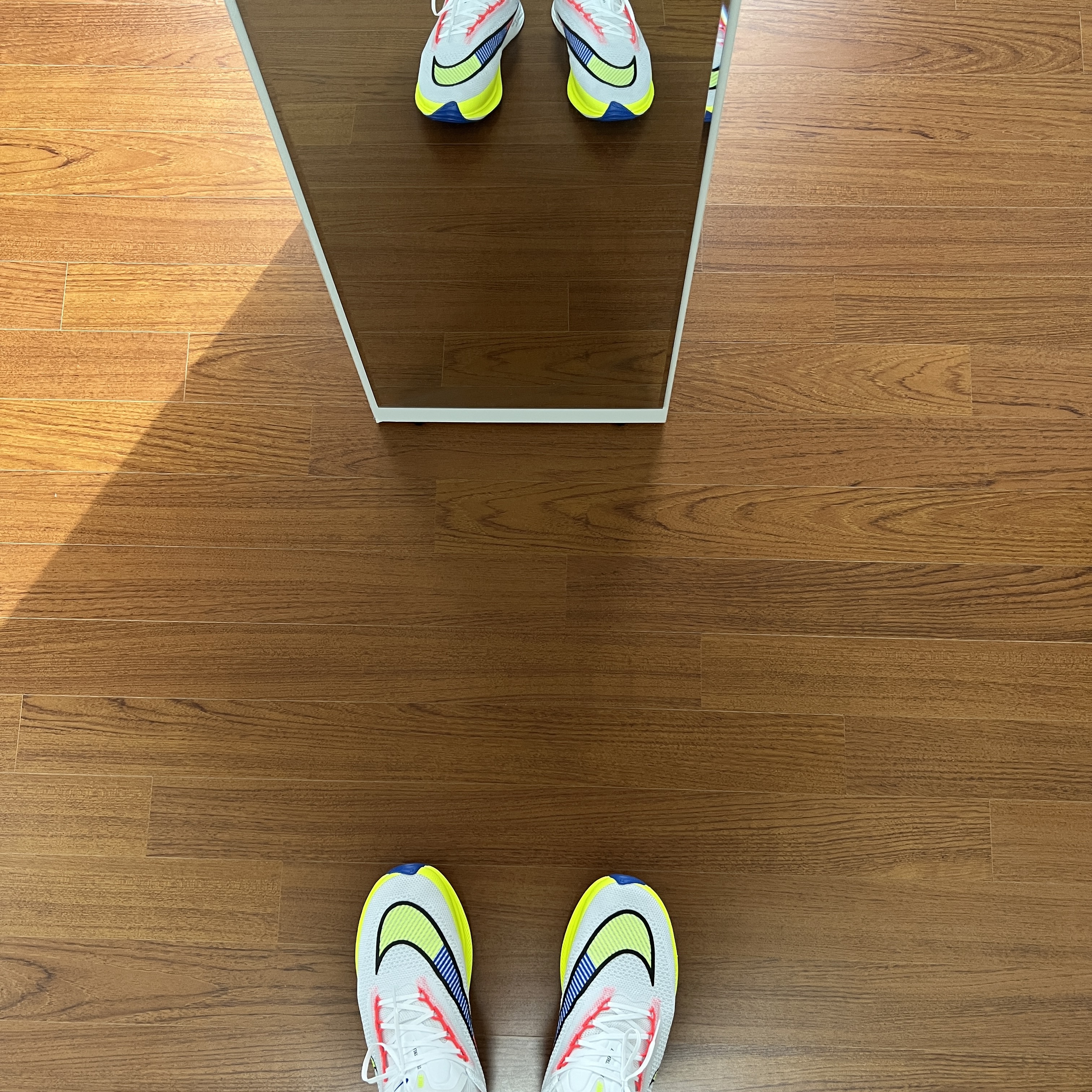 Nike ZoomX Streakfly White Volt 착용 스타일