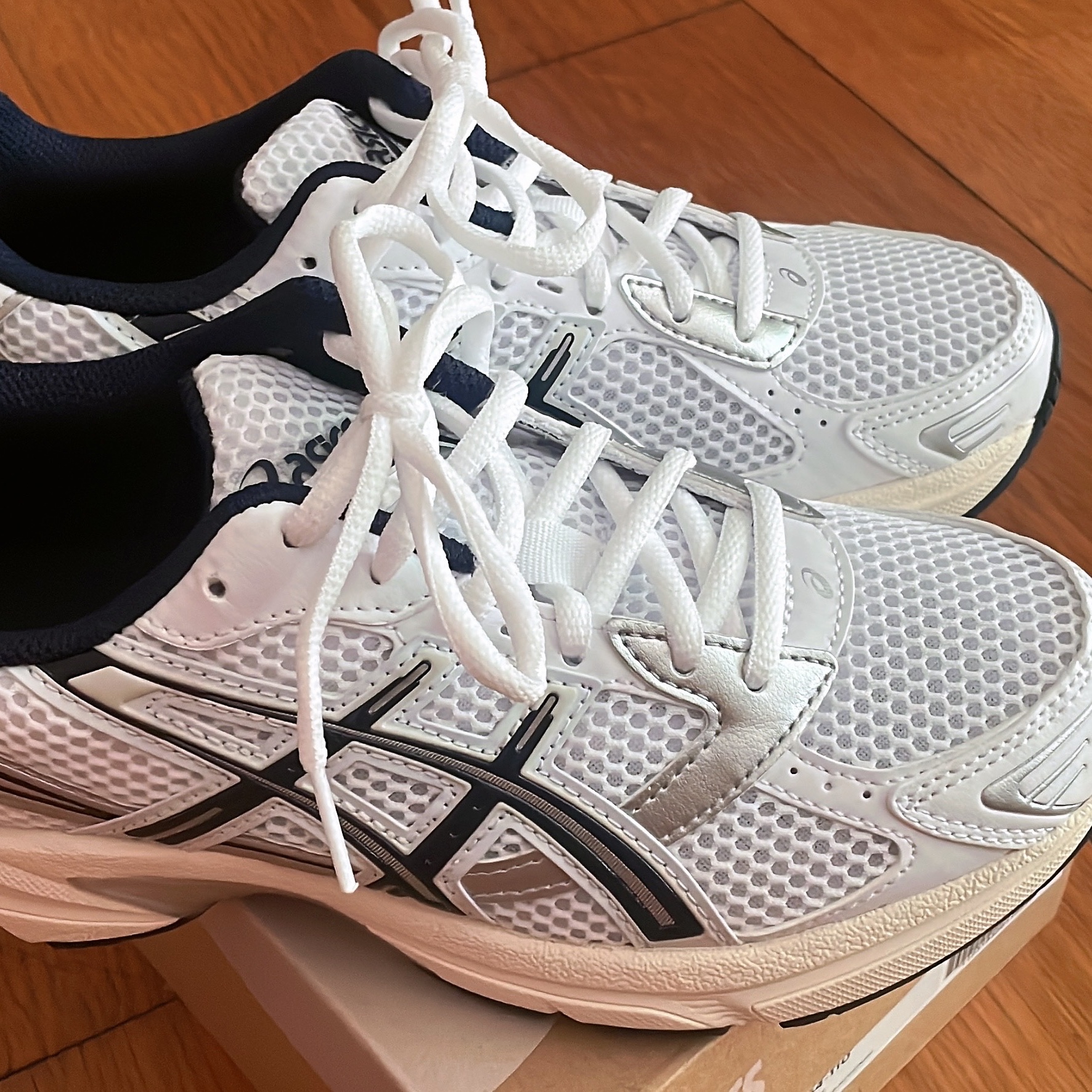 (W) Asics Gel-1130 White Midnight 착용 스타일 - 1