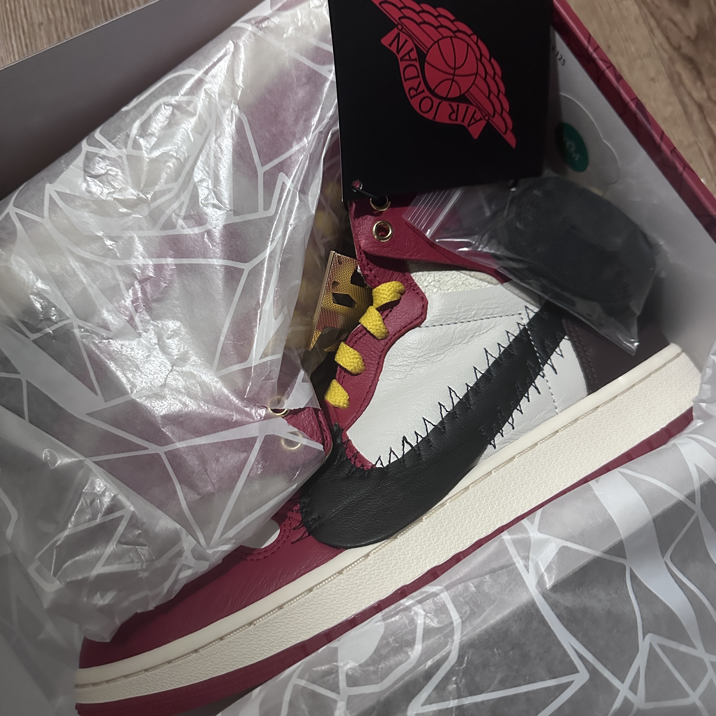 (W) Jordan 1 x Teyana Taylor Zoom CMFT 2 Gym Red 착용 스타일 - 1