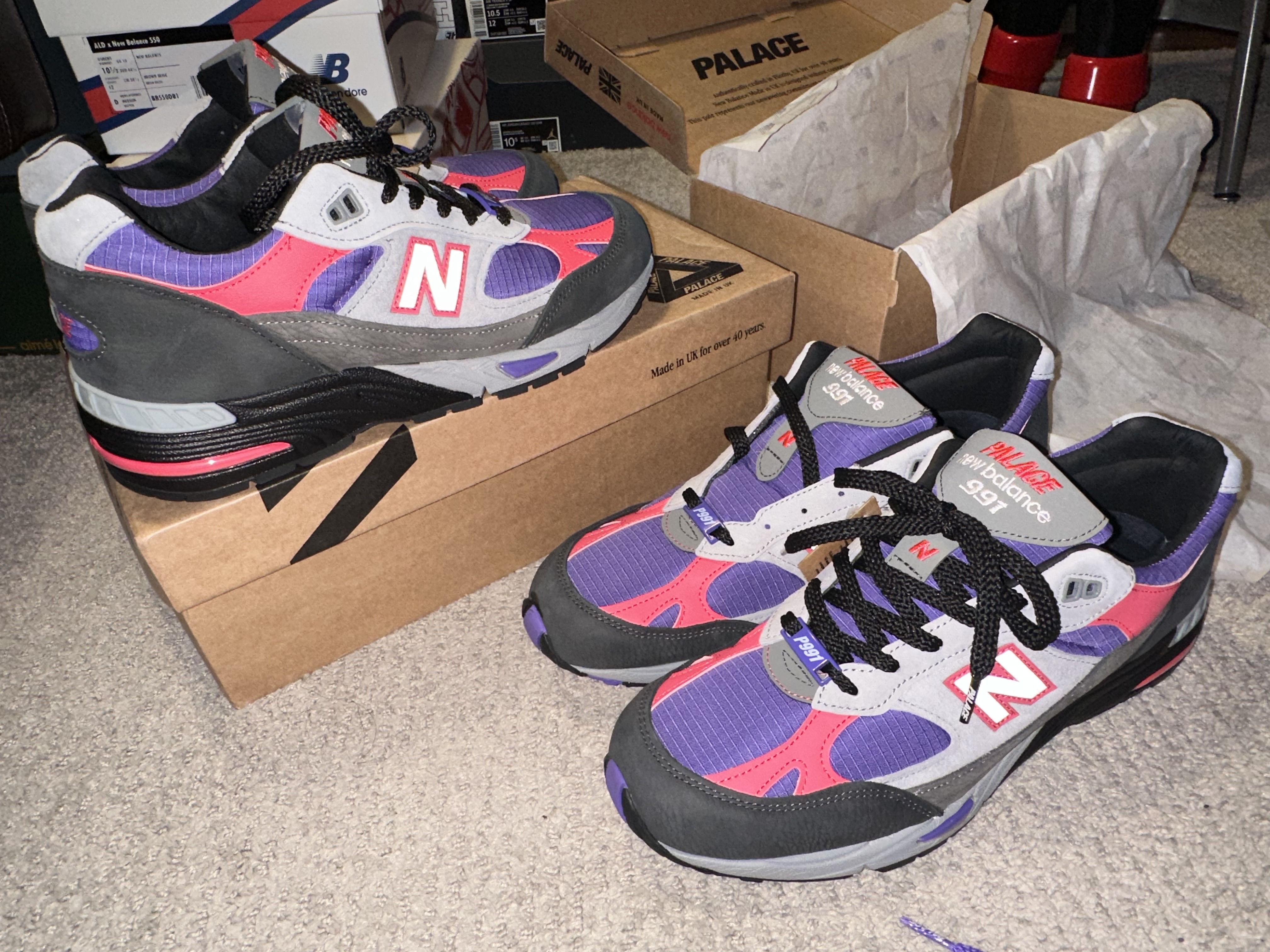 Palace Summer Sticker Pack Multi - 23SS, New Balance x Palace 991 Made in UK Black Ultra Violet 착용 스타일 - 5