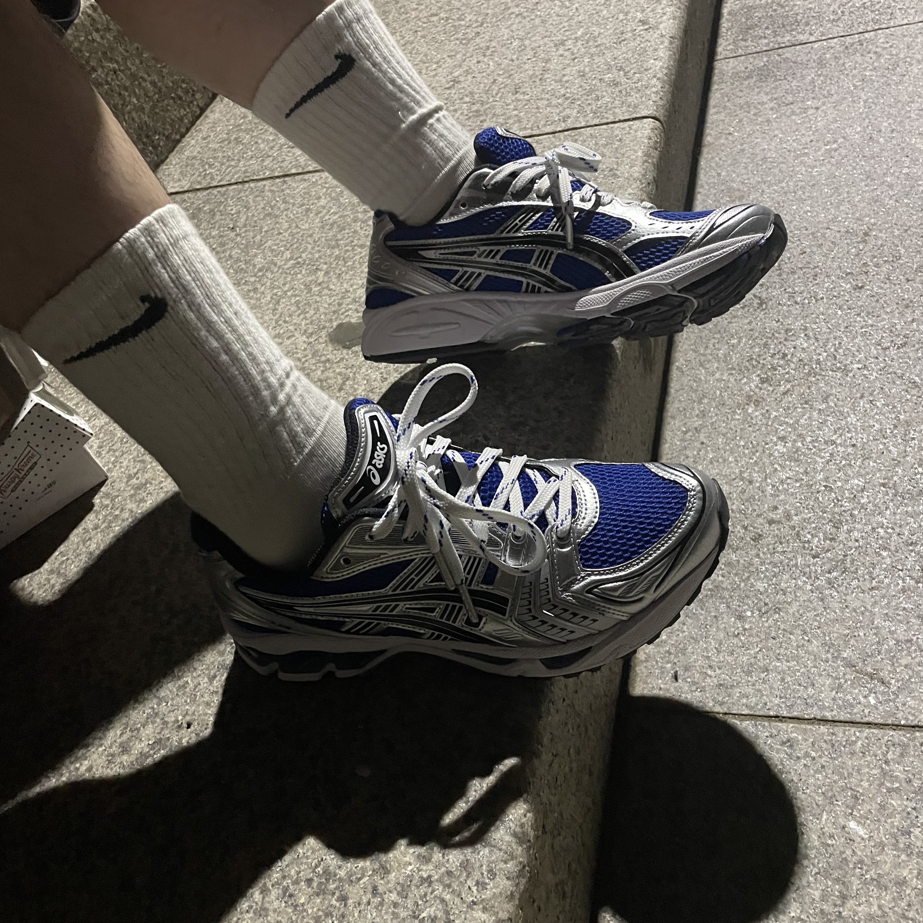 Asics Gel-Kayano 14 Monaco Blue Black 착용 스타일 - 1