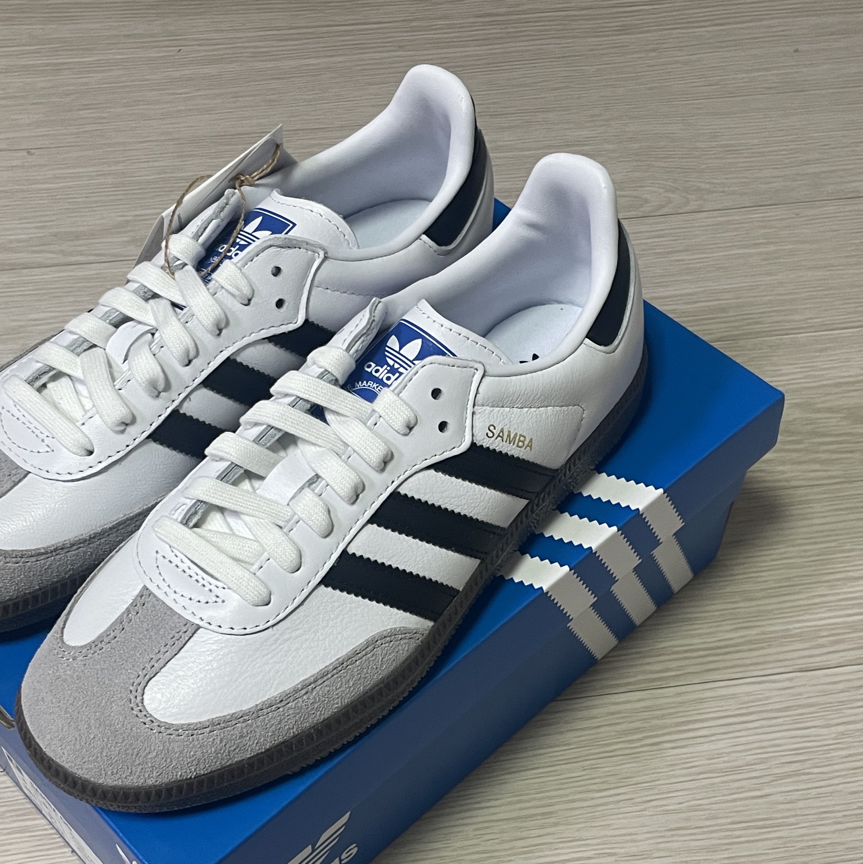Adidas Samba OG Cloud White 착용 스타일 - 1