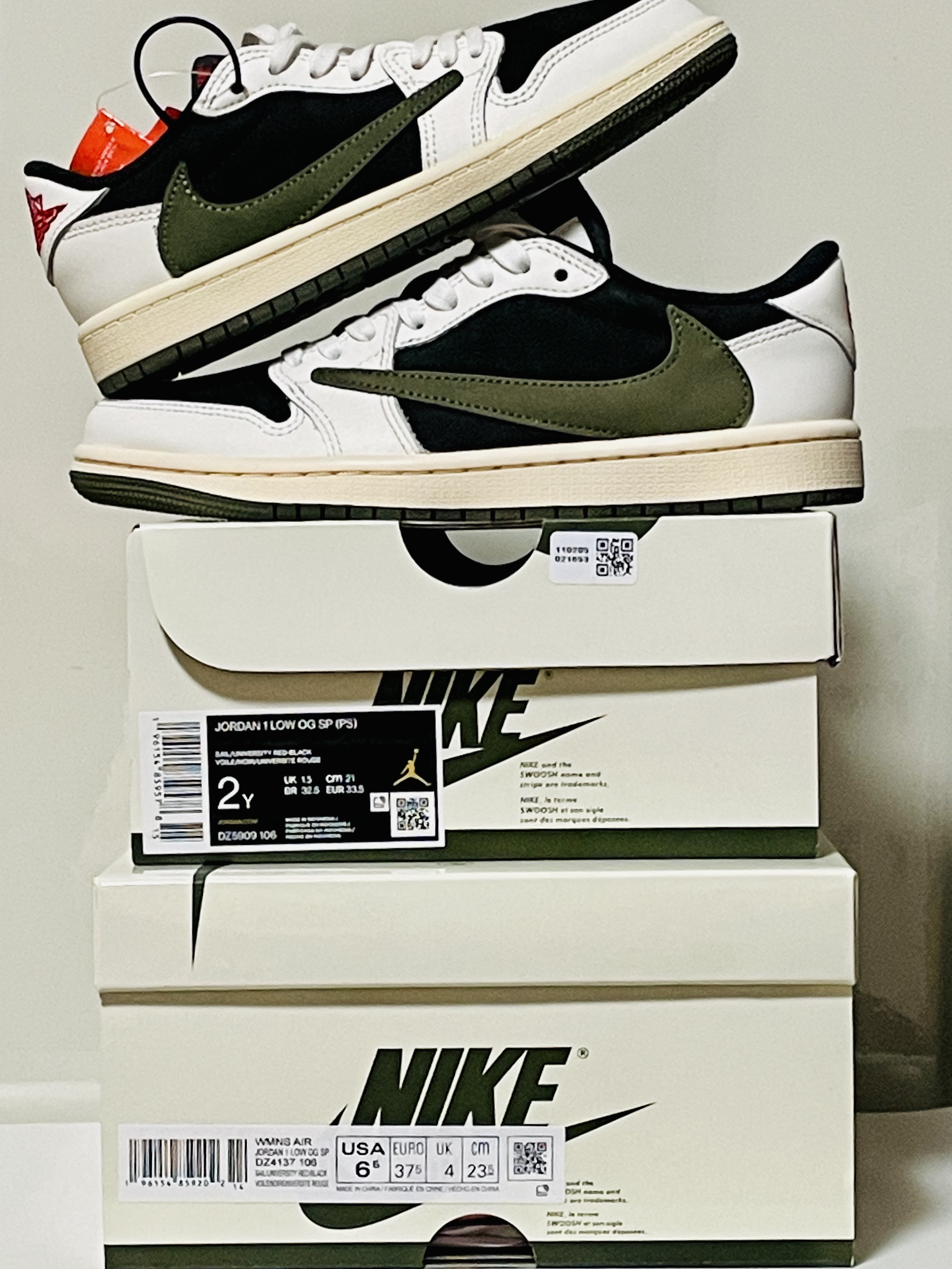 (PS) Jordan 1 x Travis Scott Retro Low OG SP Medium Olive, (W) Jordan 1 x Travis Scott Retro Low OG SP Medium Olive 착용 스타일