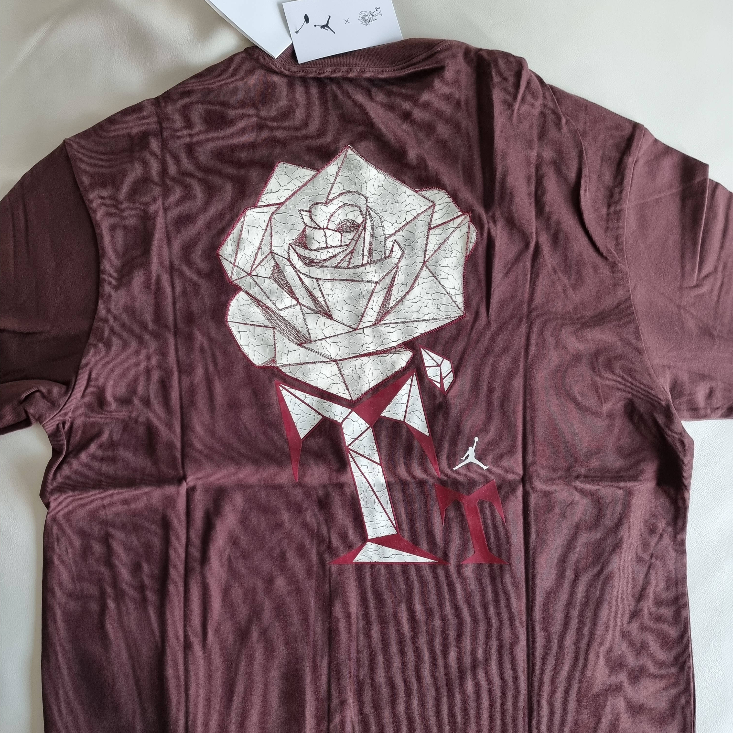 (W) Jordan x Teyana Taylor Vintage T-Shirt Earth - Asia, Jordan x Teyana Taylor Cushioned Crew Socks White 착용 스타일 - 4