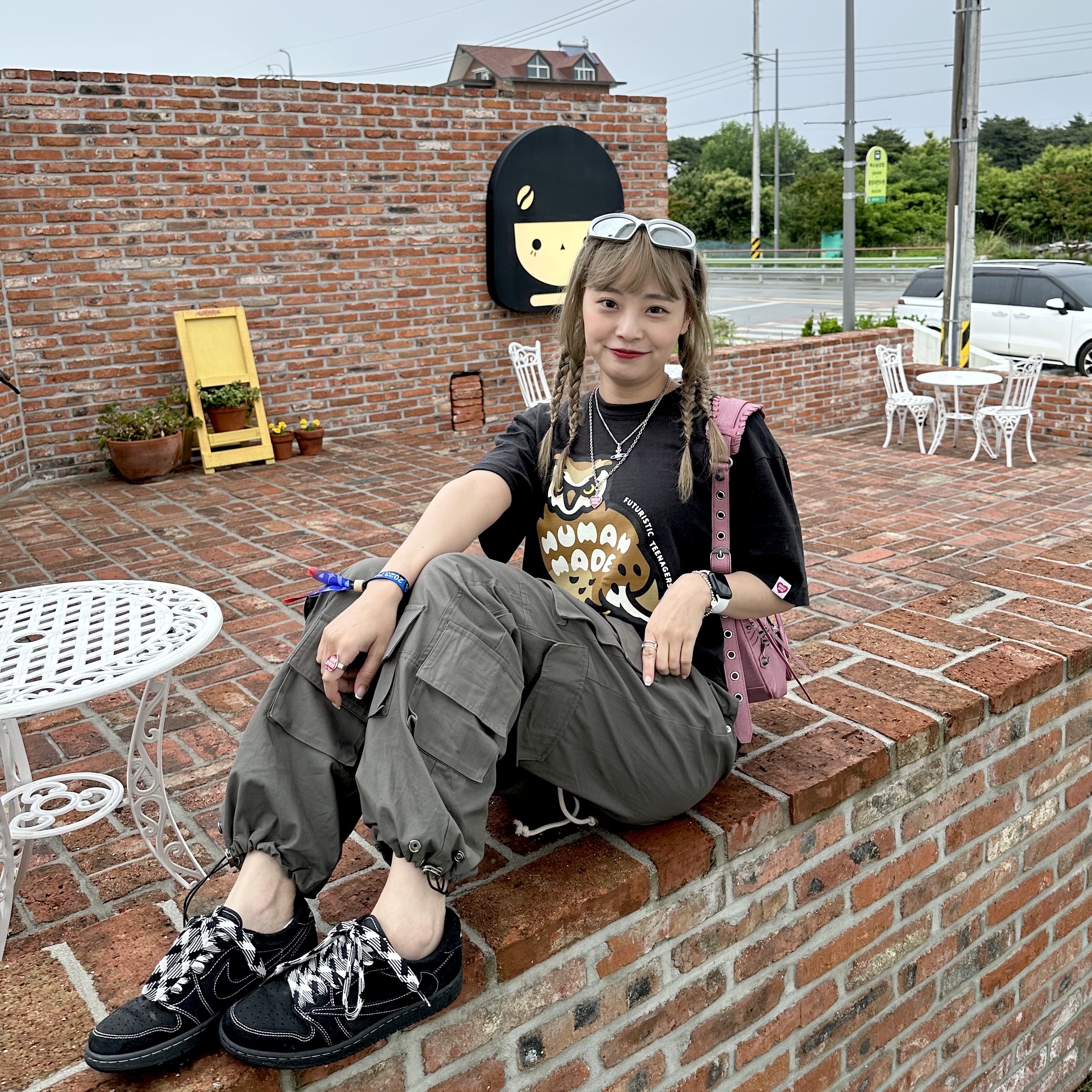 Human Made Graphic T-Shirt #04 Black, Balenciaga Arena Lambskin Le Cagole XS Shoulder Bag Pink 착용 스타일 - 2