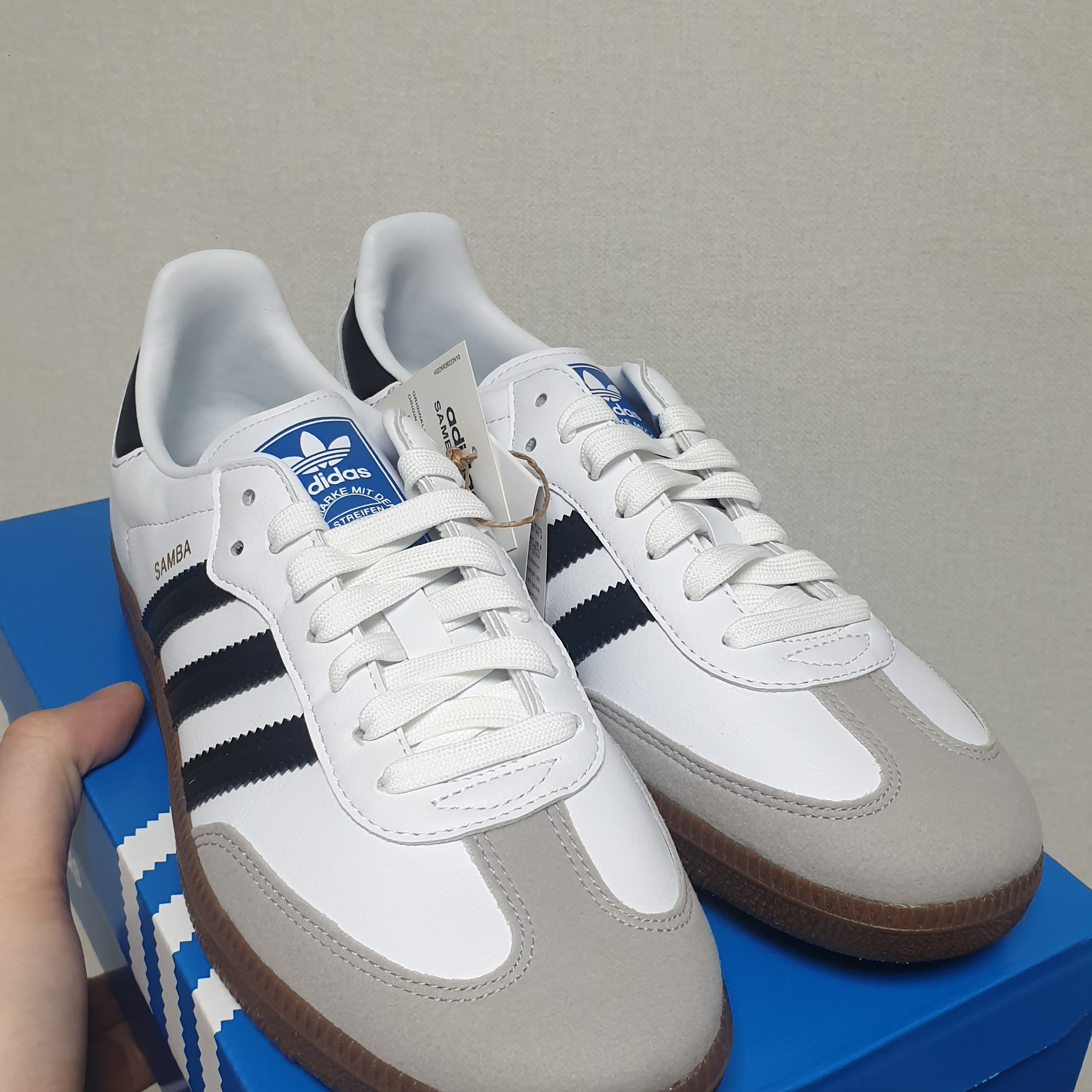 Adidas Samba Vegan White Black 착용 스타일