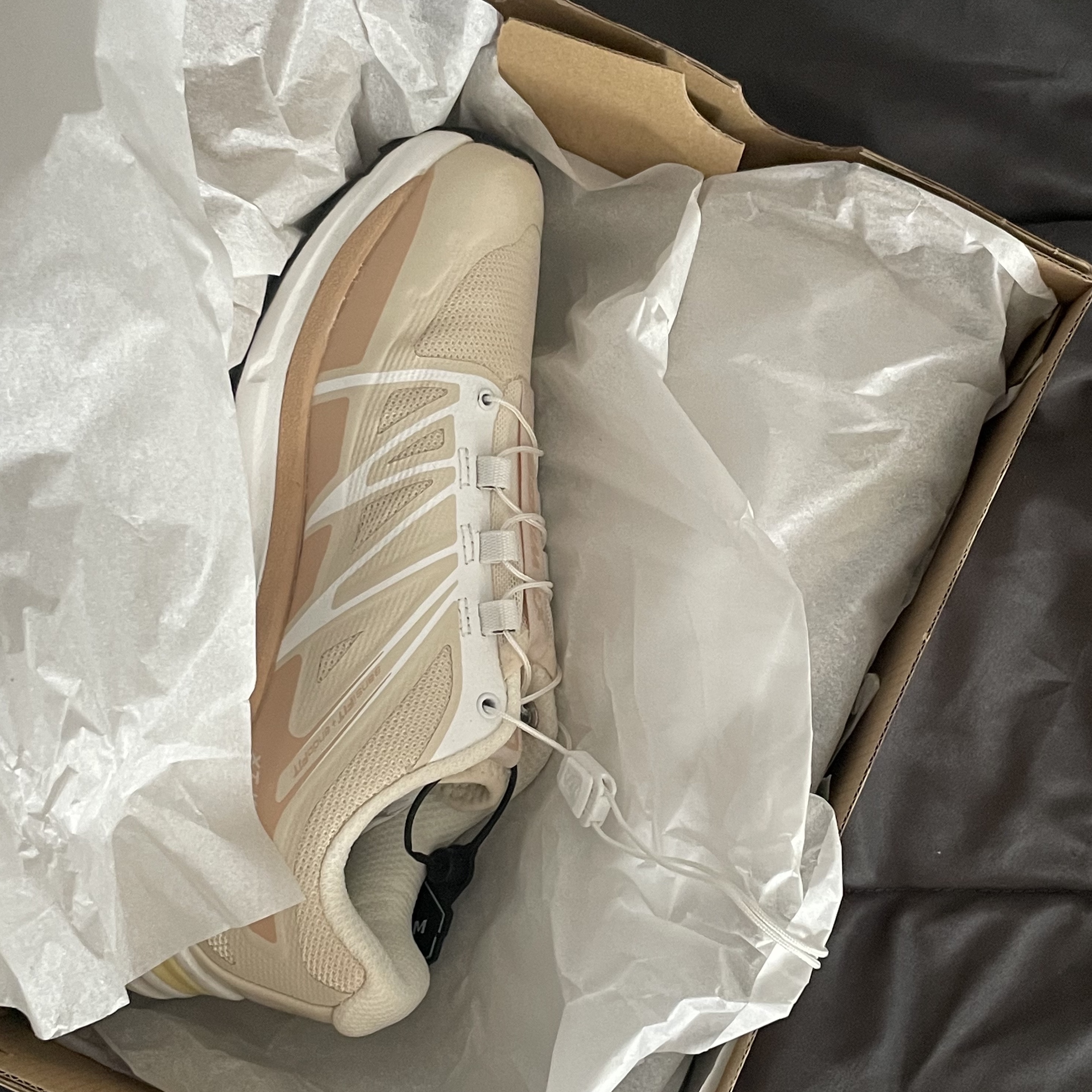 Salomon XT-Wings 2 Turtledove 착용 스타일 - 1
