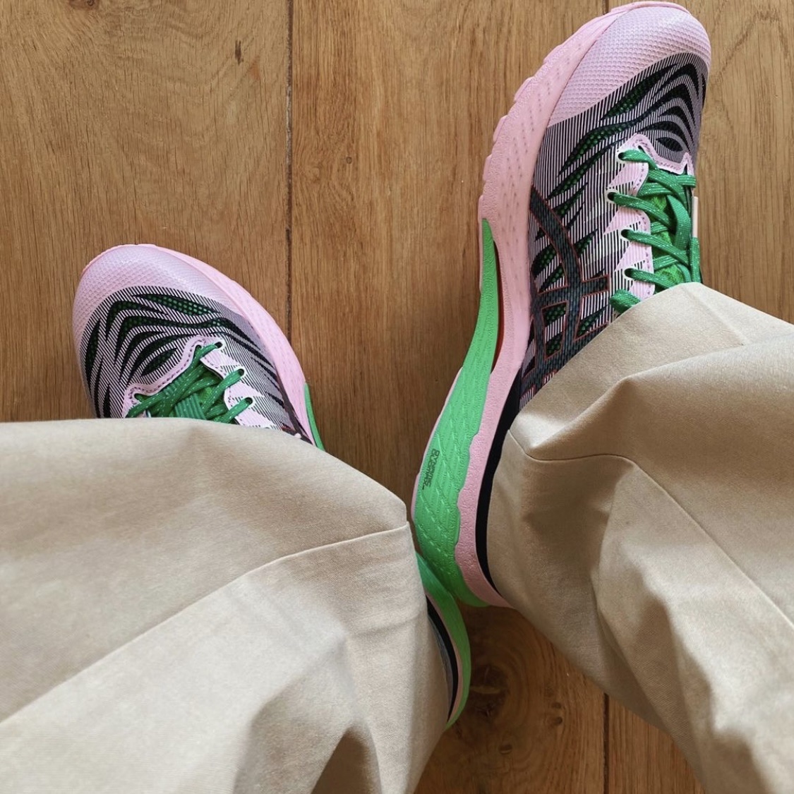 (W) Asics FN3-S Gel-Kayano 28 Sweet Dreams Green Eyes 착용 스타일