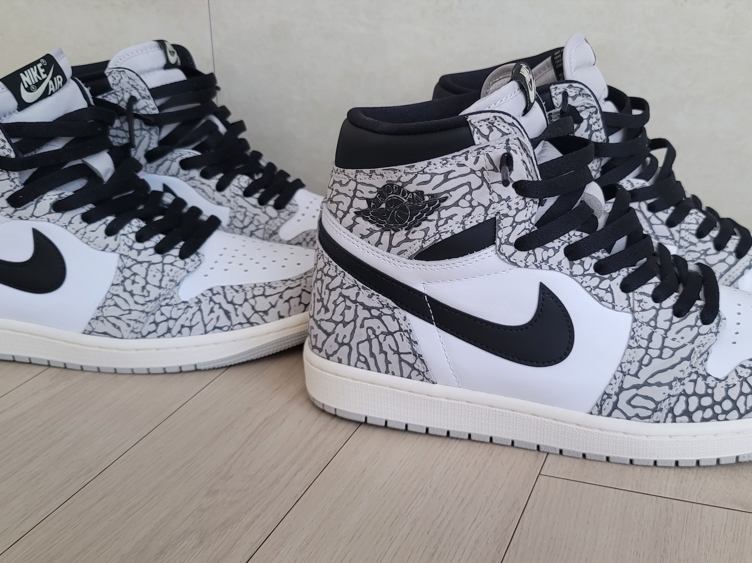 Jordan 1 Retro High OG White Cement 착용 스타일