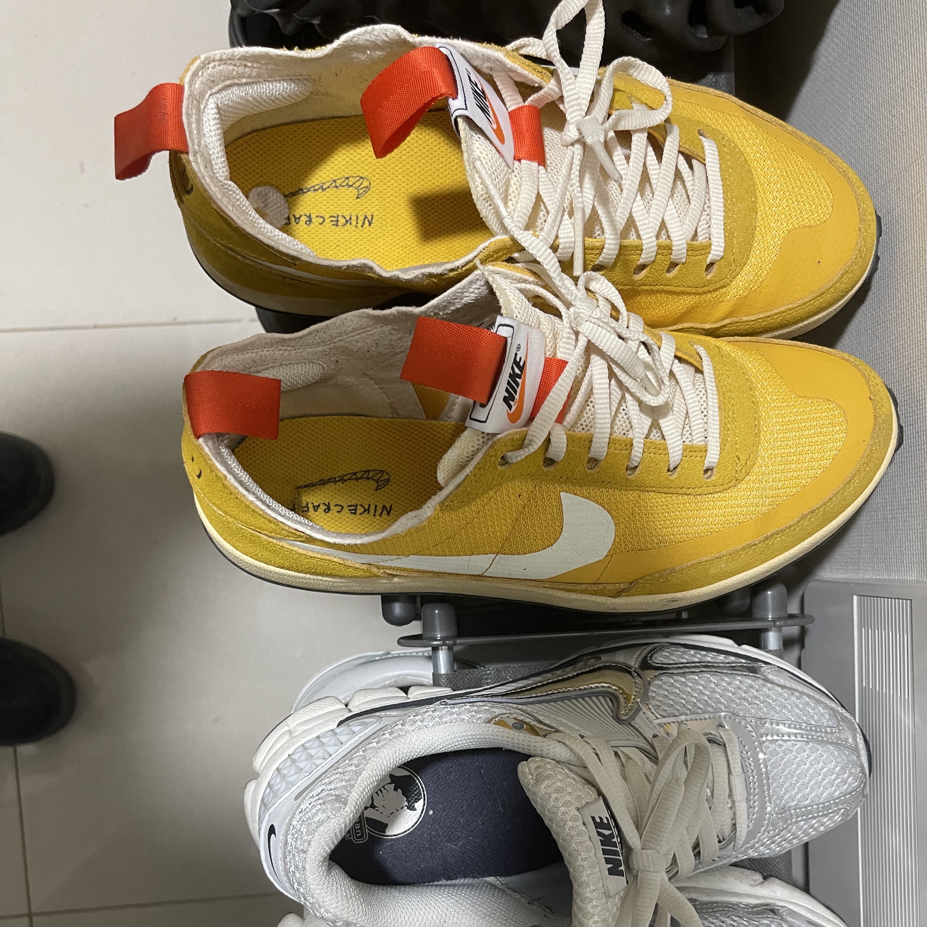 Nike x Tom Sachs General Purpose Shoe Archive, (W) Nike Zoom Vomero 5 Photon Dust and Metallic Silver 착용 스타일