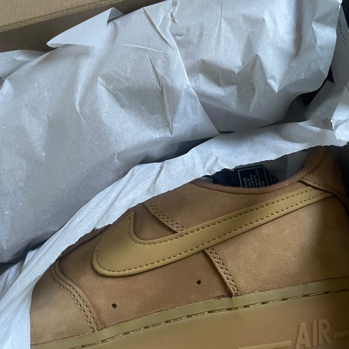 Nike Air Force 1 '07 WB Flax 착용 스타일