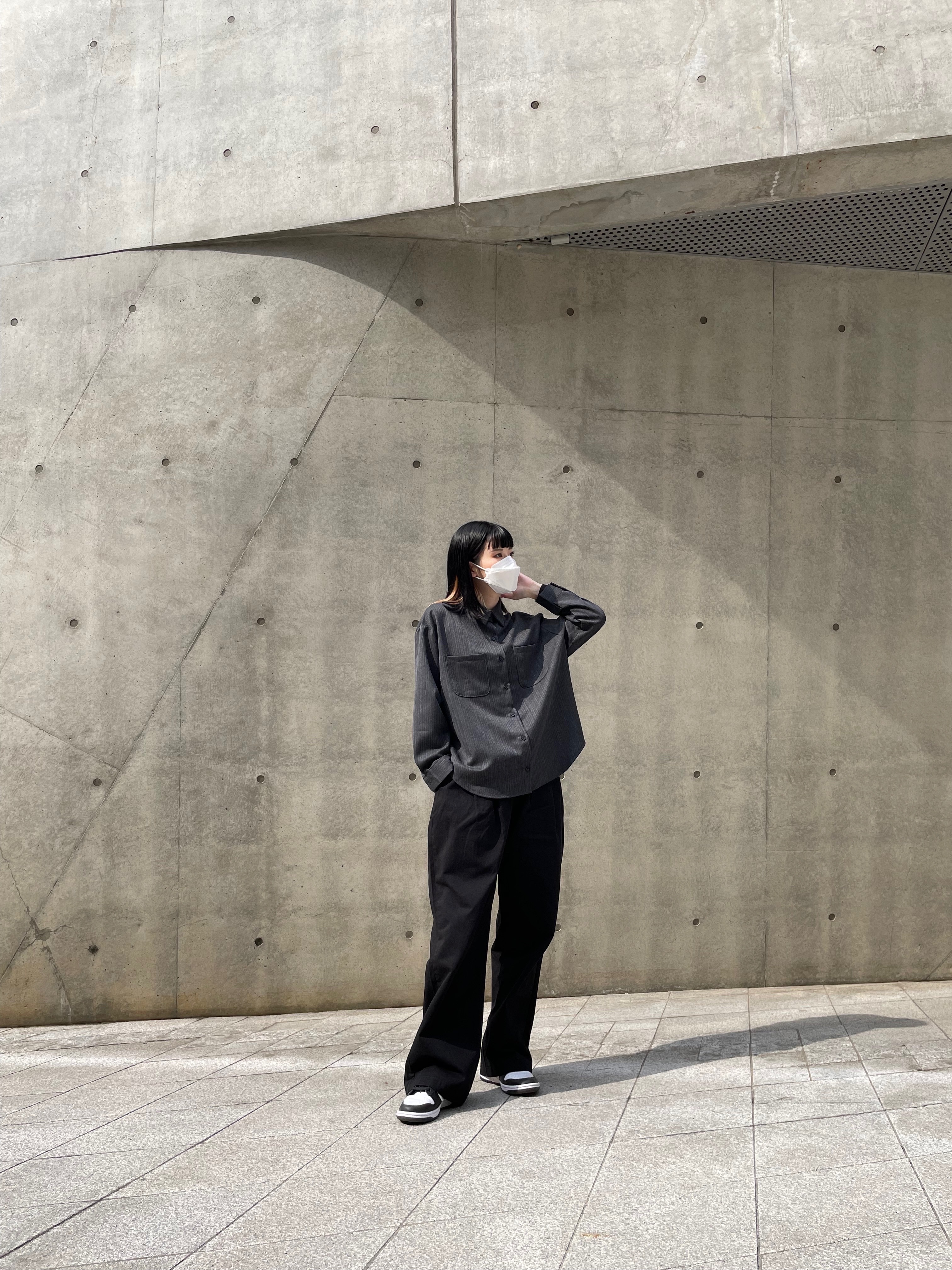 (W) 나이키 덩크 로우 블랙, 나이키 덩크 로우 레트로 블랙 착용 스타일 - 4