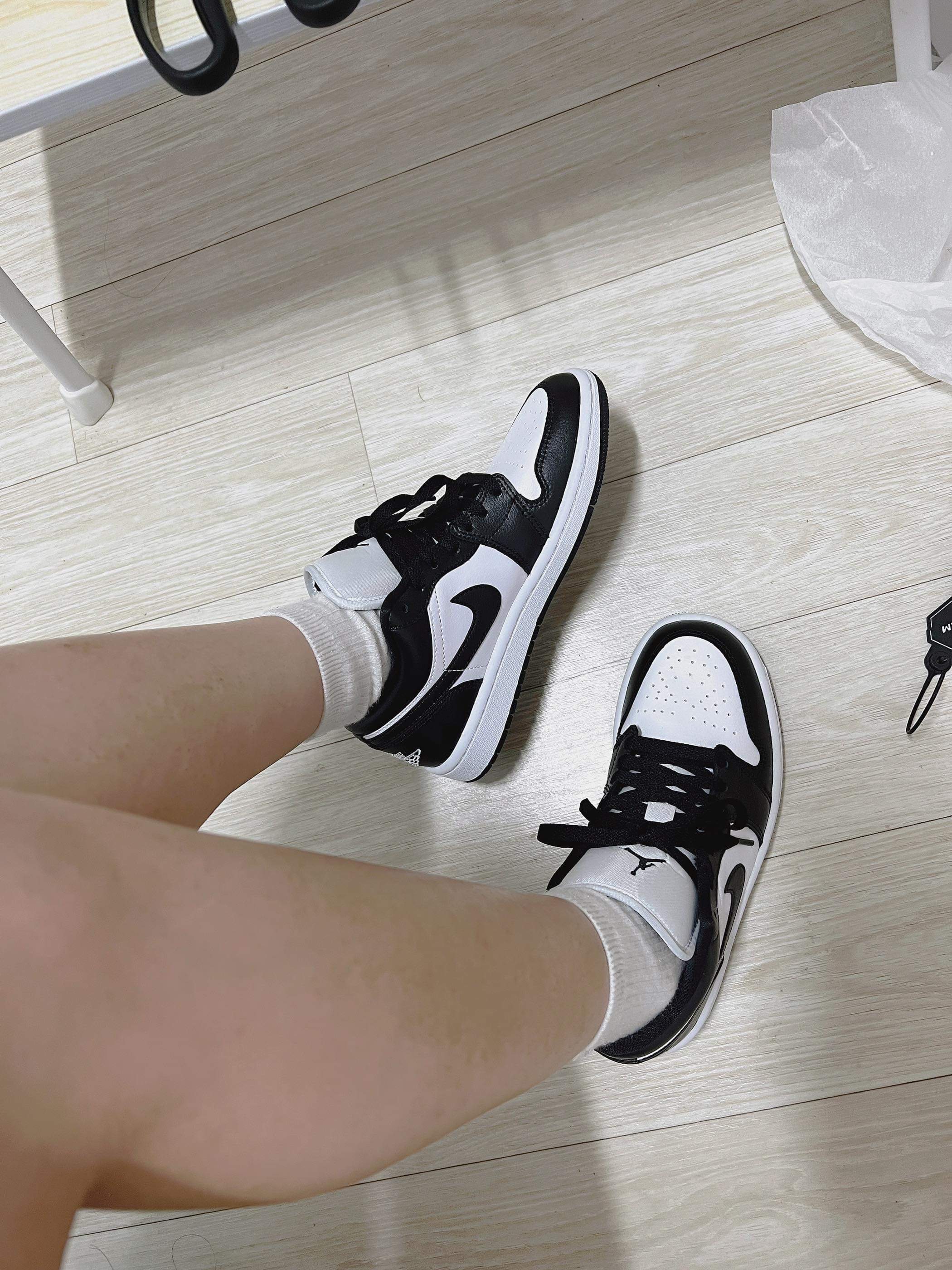(W) Jordan 1 Low Black and White 착용 스타일
