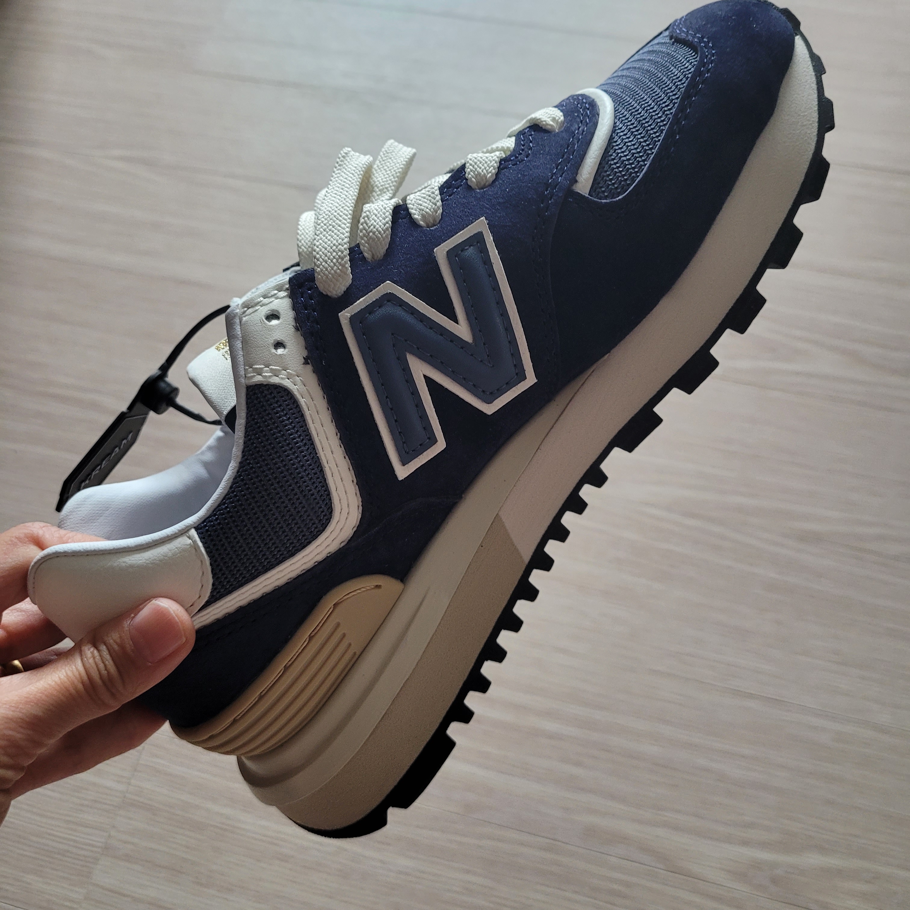 New Balance 574 Legacy Navy 착용 스타일