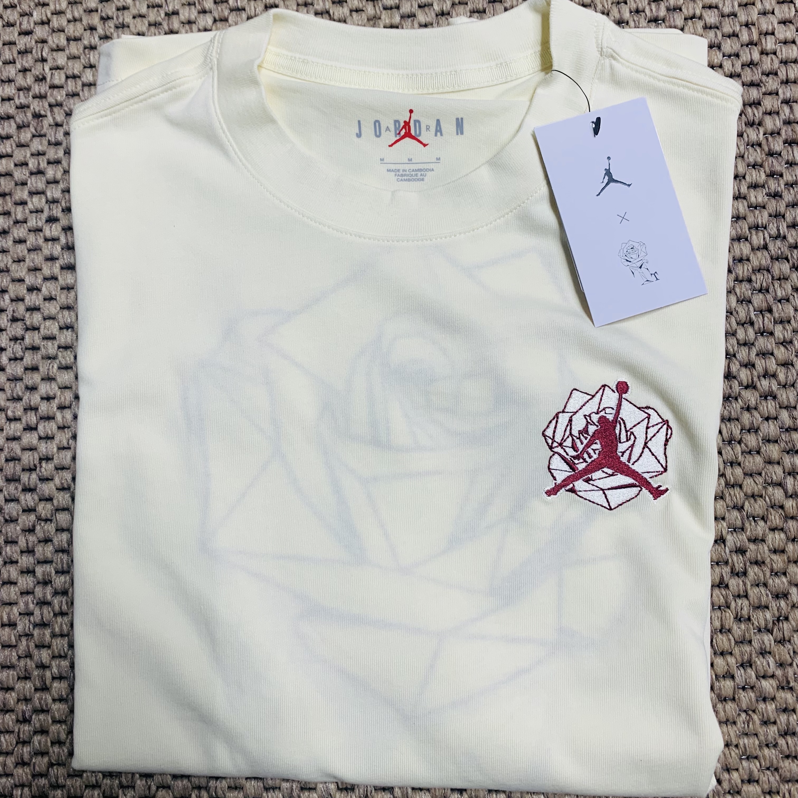 (W) Jordan x Teyana Taylor Vintage T-Shirt Coconut Milk - Asia 착용 스타일 - 3