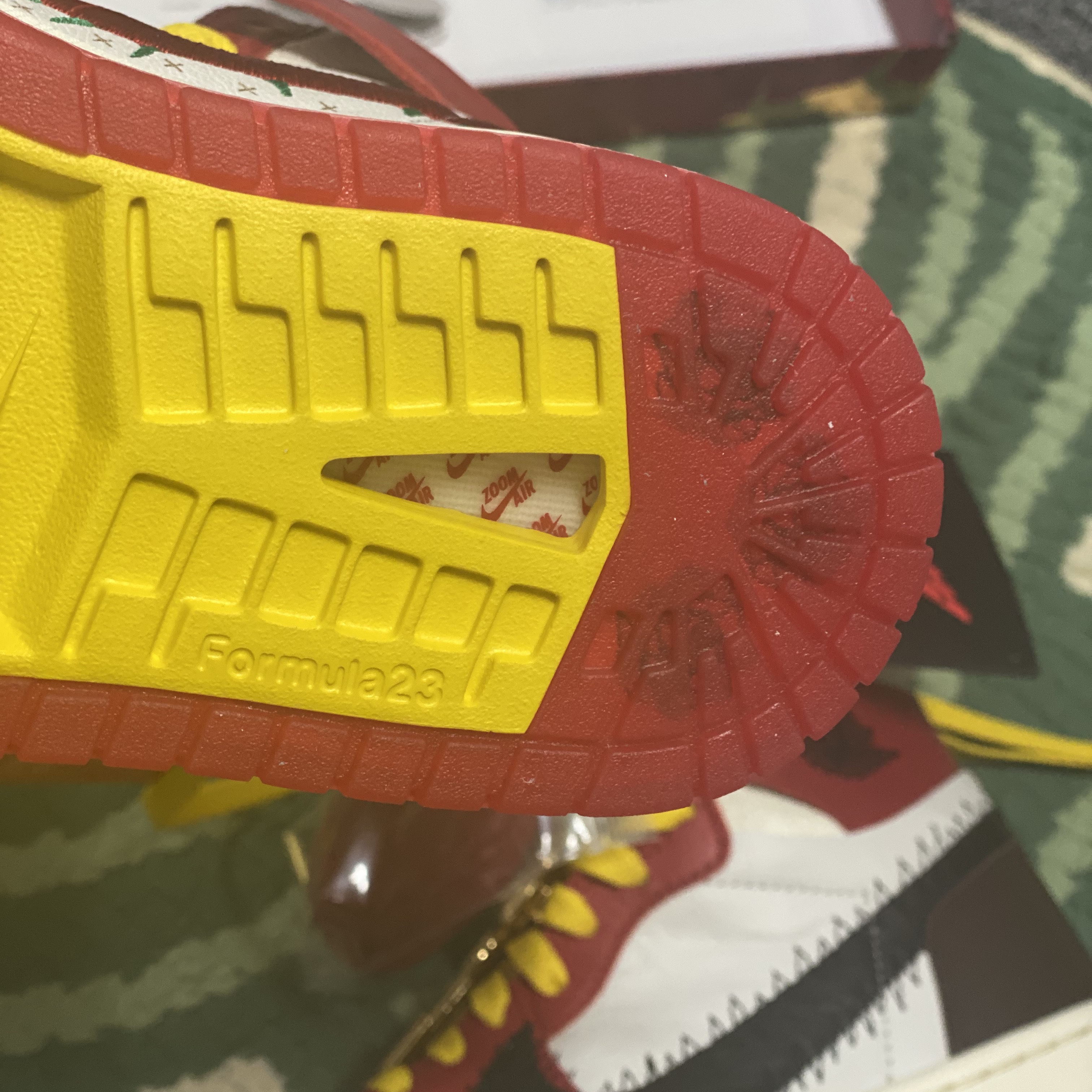 (W) Jordan 1 x Teyana Taylor Zoom CMFT 2 Gym Red 착용 스타일 - 2