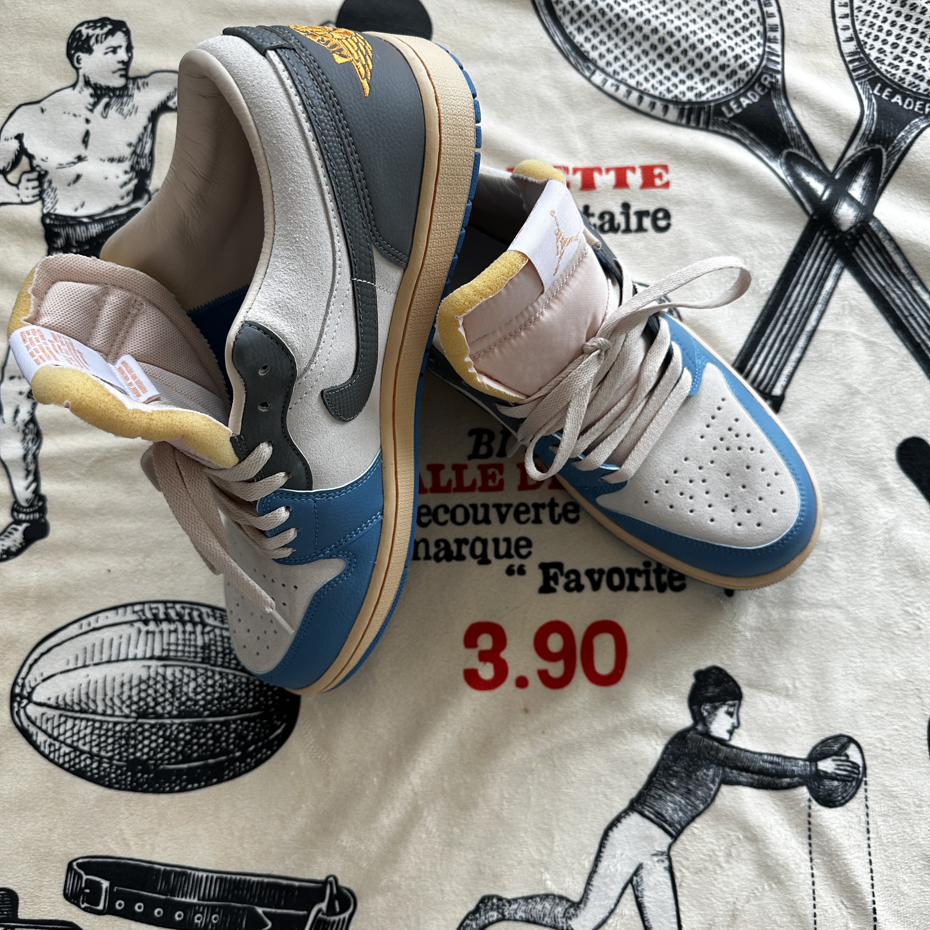 Jordan 1 Low SE Tokyo 96 착용 스타일 - 2