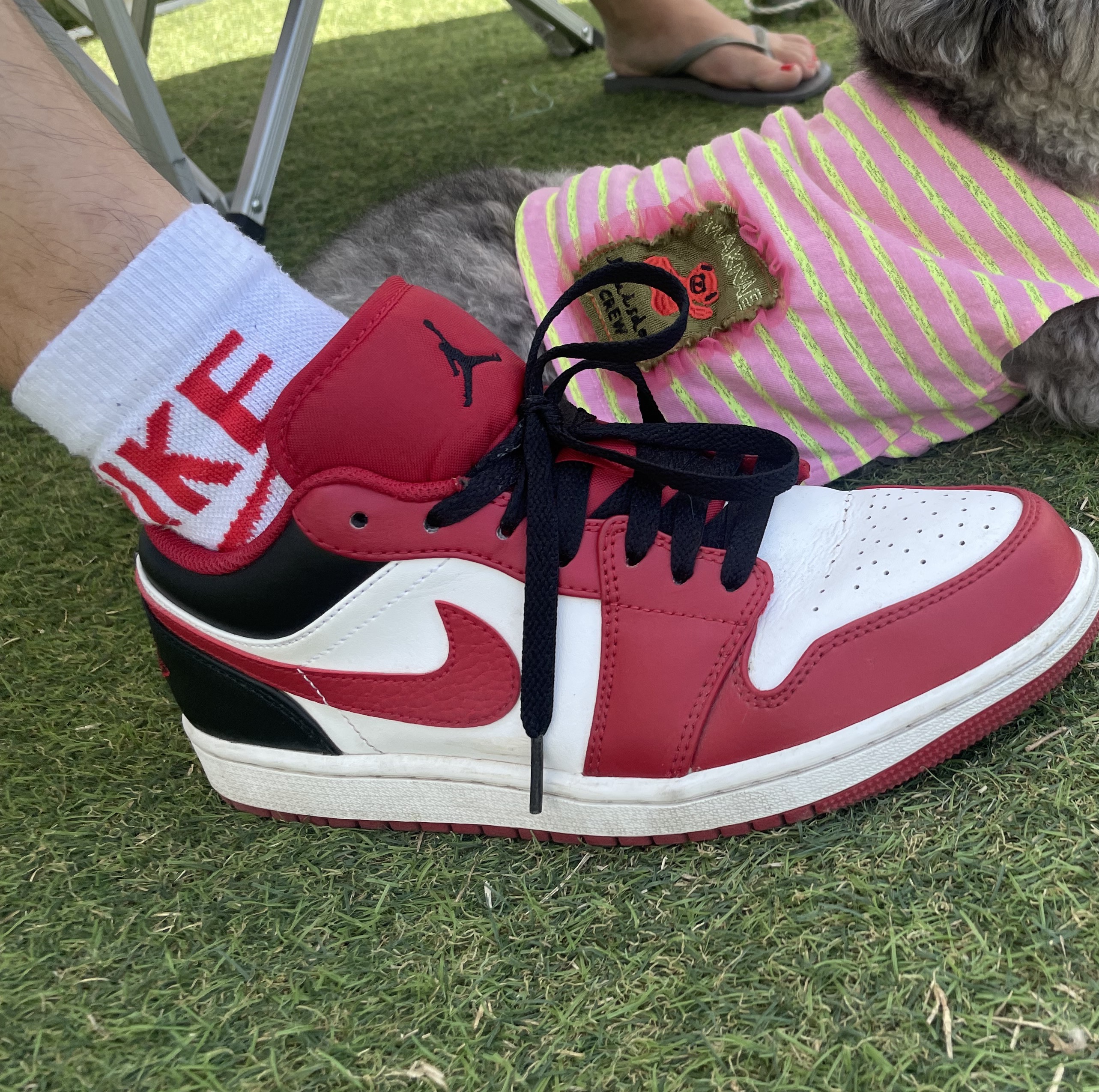 Jordan 1 Low White Gym Red Black 착용 스타일 - 2