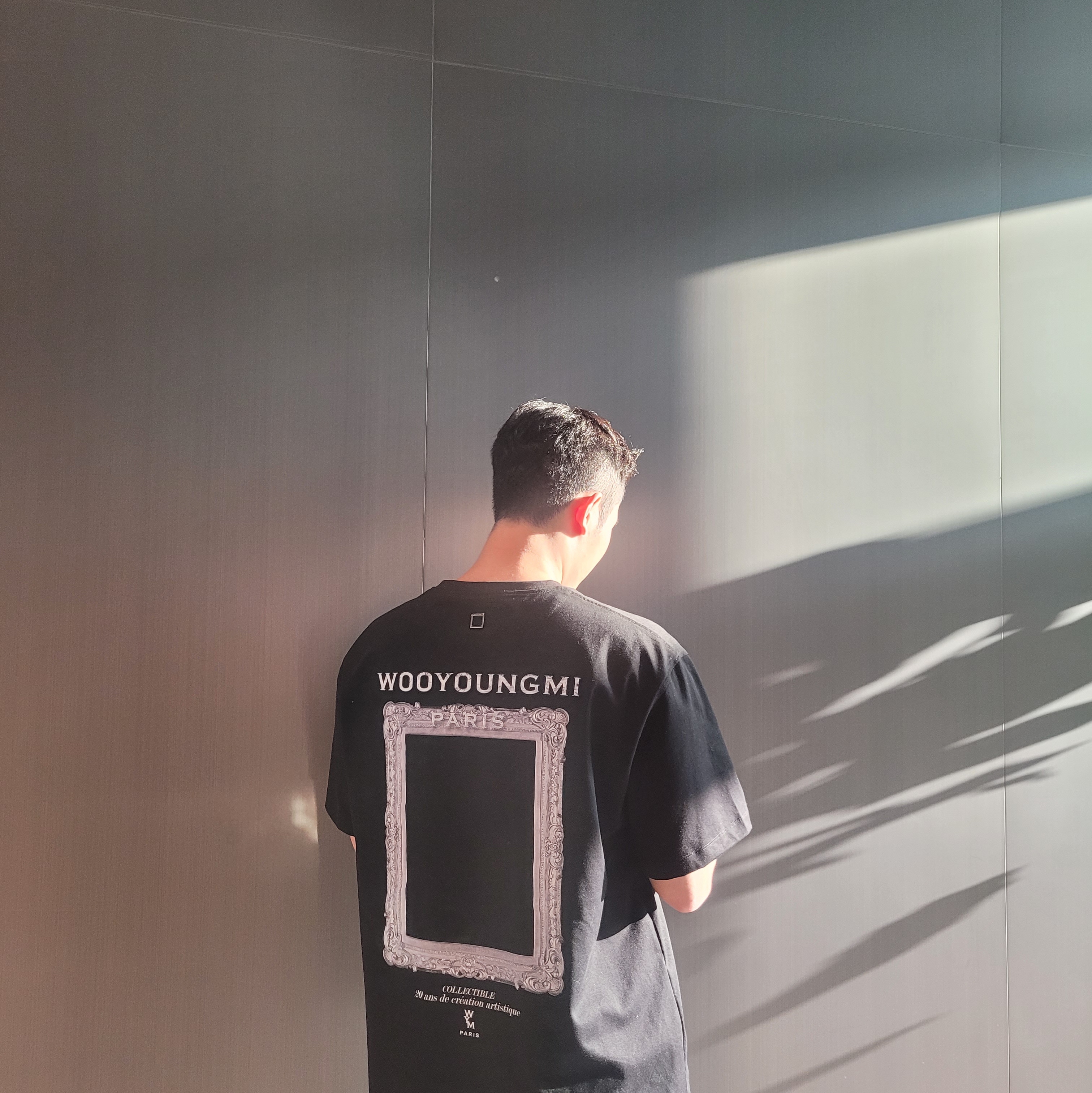 Wooyoungmi Frame Back Logo T-Shirt Black - 23SS 착용 스타일