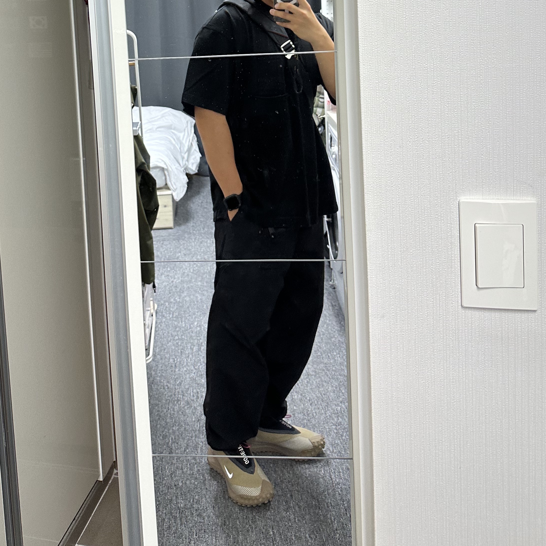 나이키 ACG 마운틴 플라이 고어텍스 카키 착용 스타일