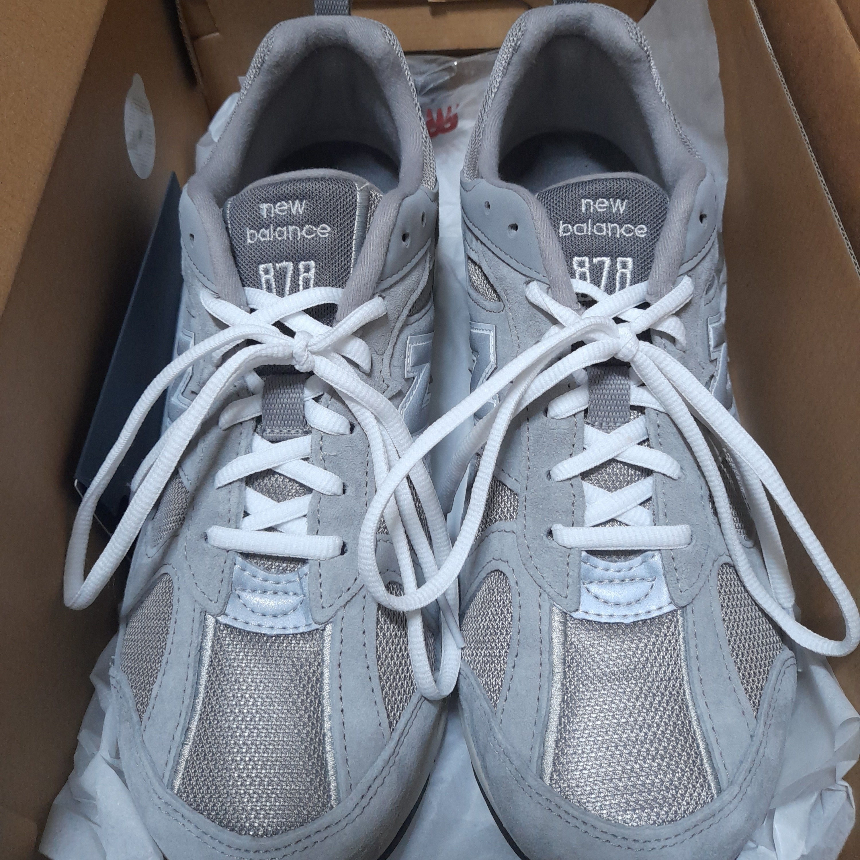 New Balance 878 Gray 착용 스타일 - 2