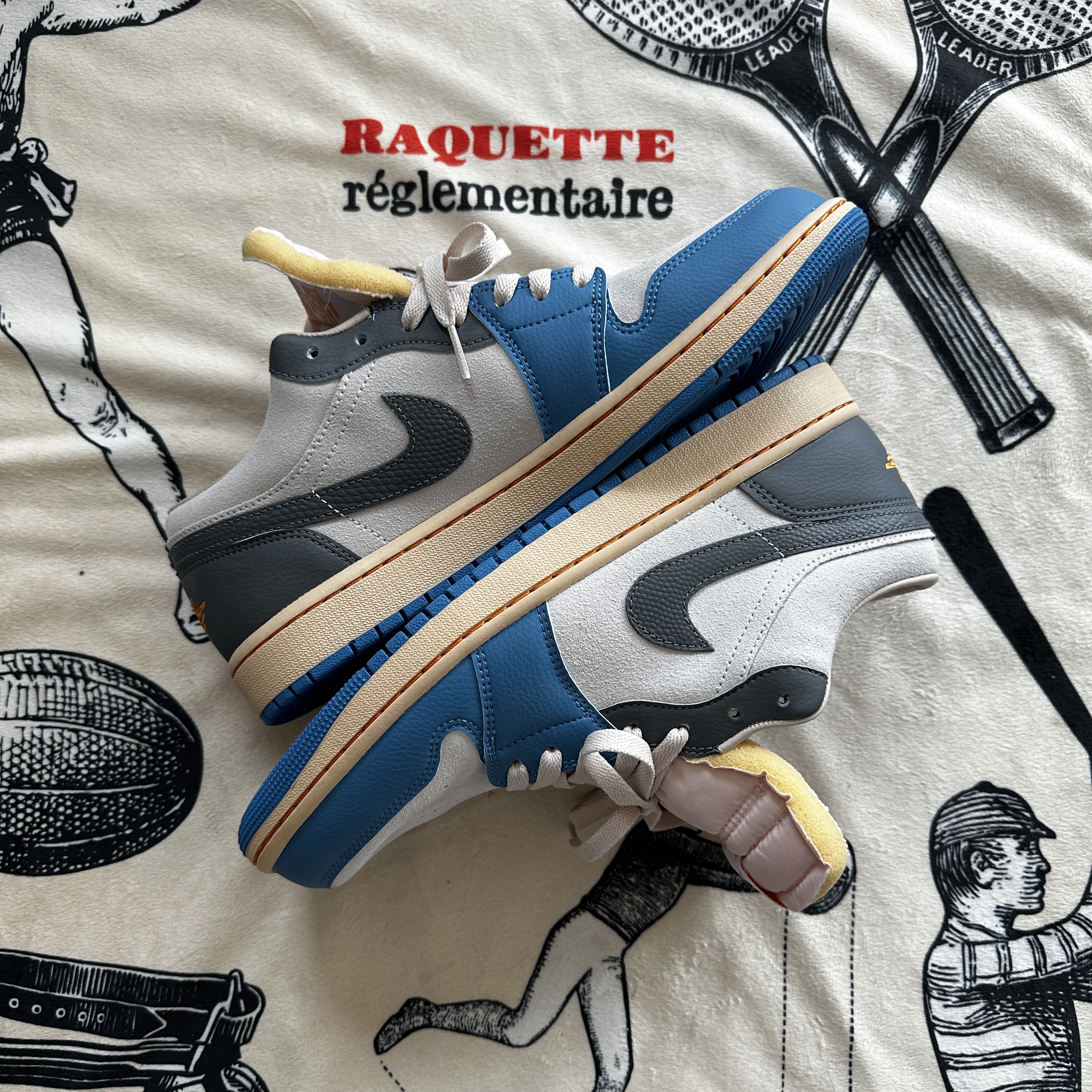 Jordan 1 Low SE Tokyo 96 착용 스타일 - 4