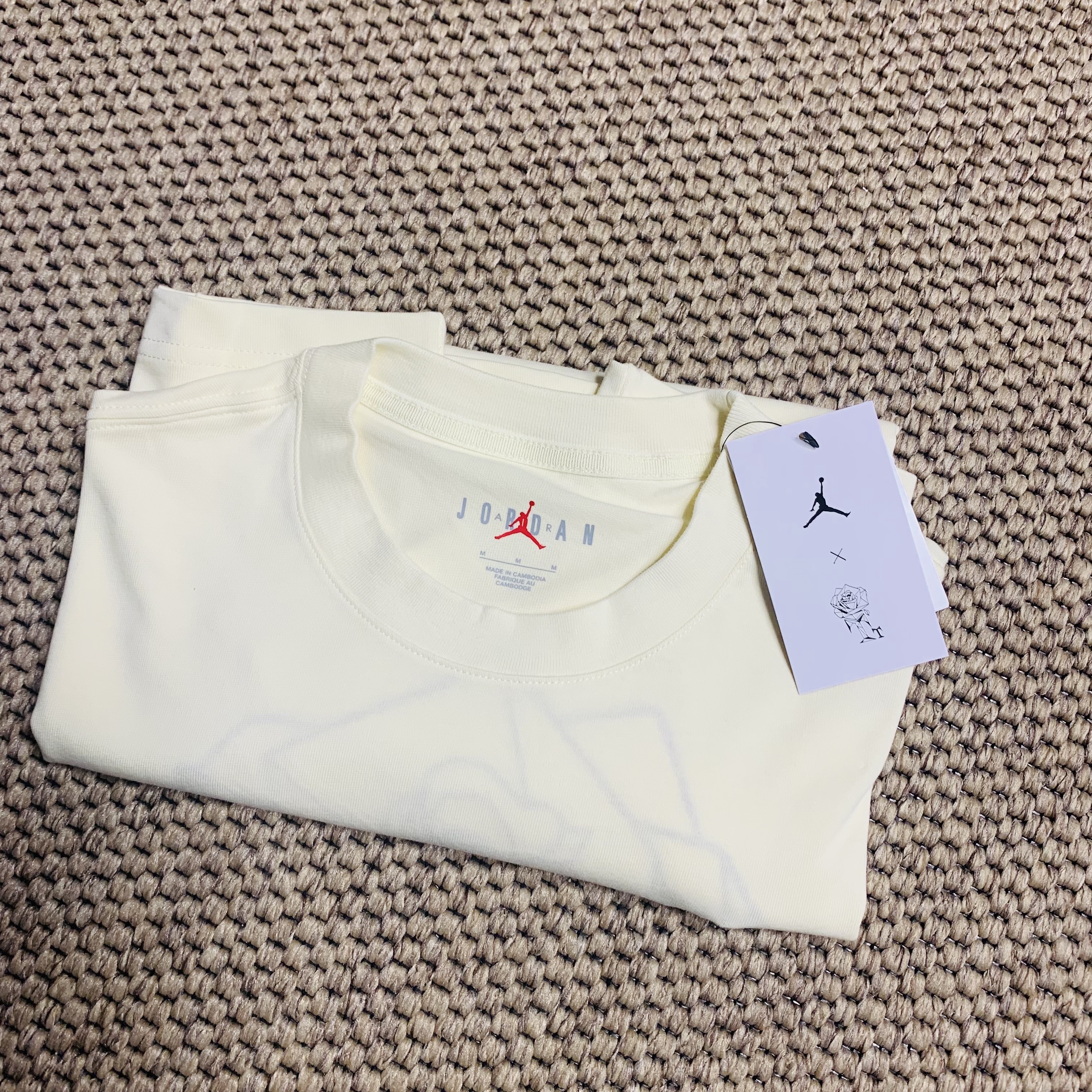 (W) Jordan x Teyana Taylor Vintage T-Shirt Coconut Milk - Asia 착용 스타일 - 4