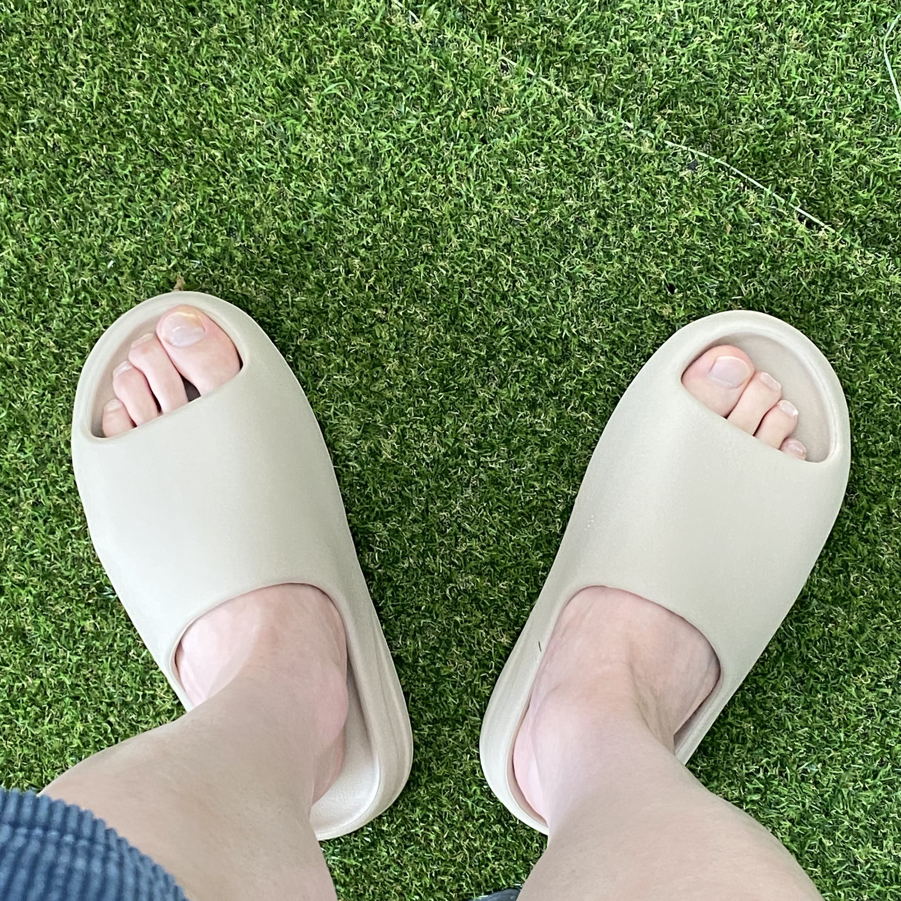 Adidas Yeezy Slide Pure - Re-Release Ver. 착용 스타일