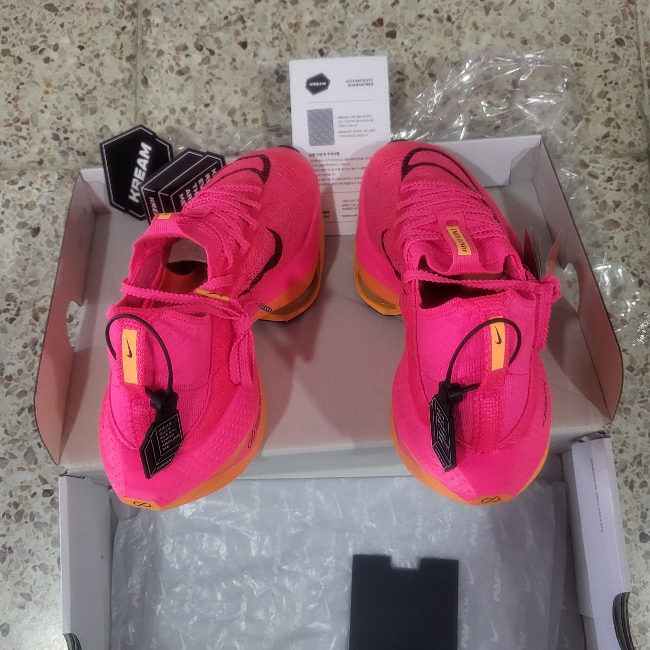Nike Air Zoom Alphafly Next% 2 Hyper Pink 착용 스타일 - 2