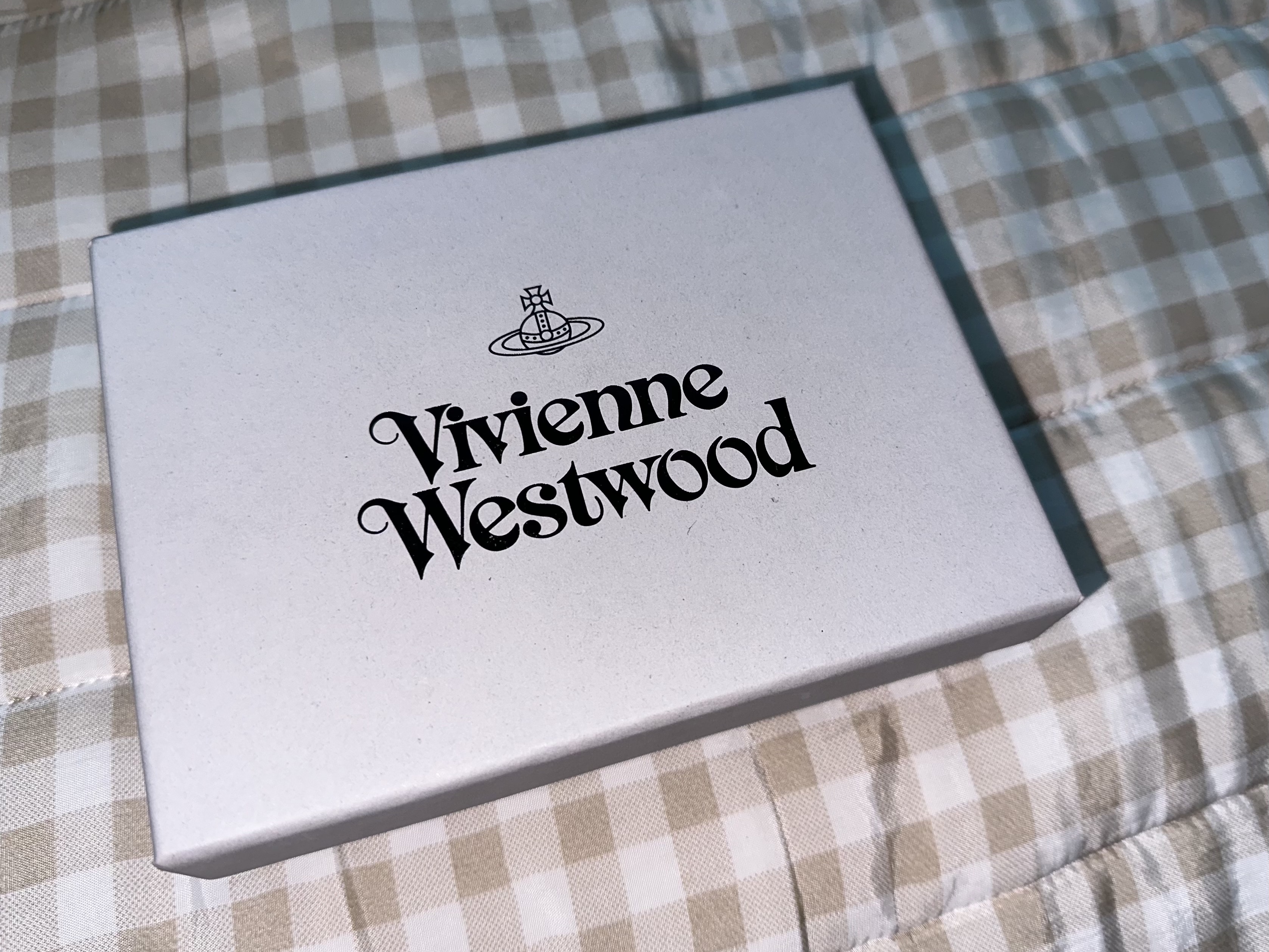 Vivienne Westwood Nappa Leather Small Frame Wallet Black 착용 스타일 - 1