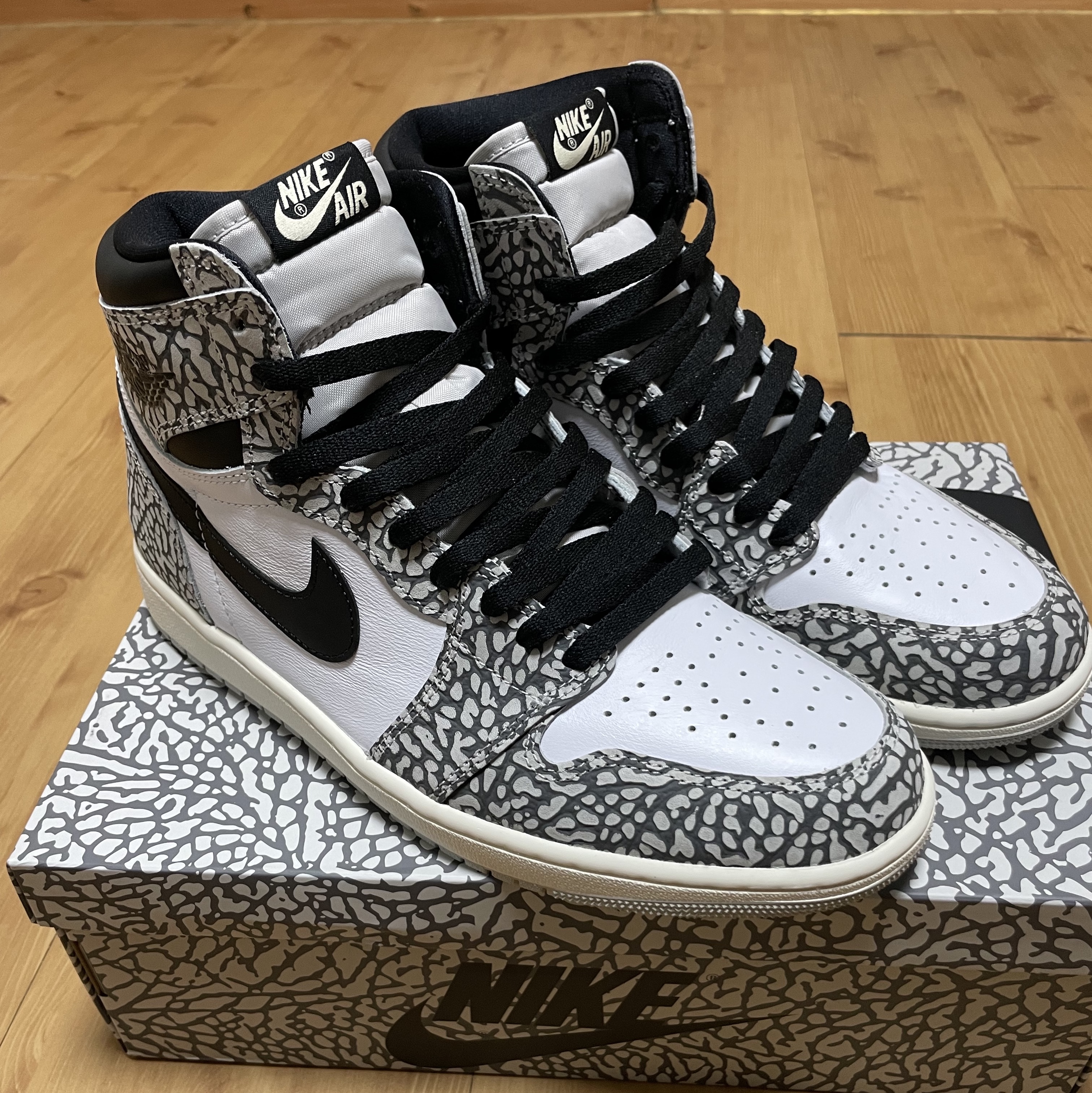 Jordan 1 Retro High OG White Cement 착용 스타일