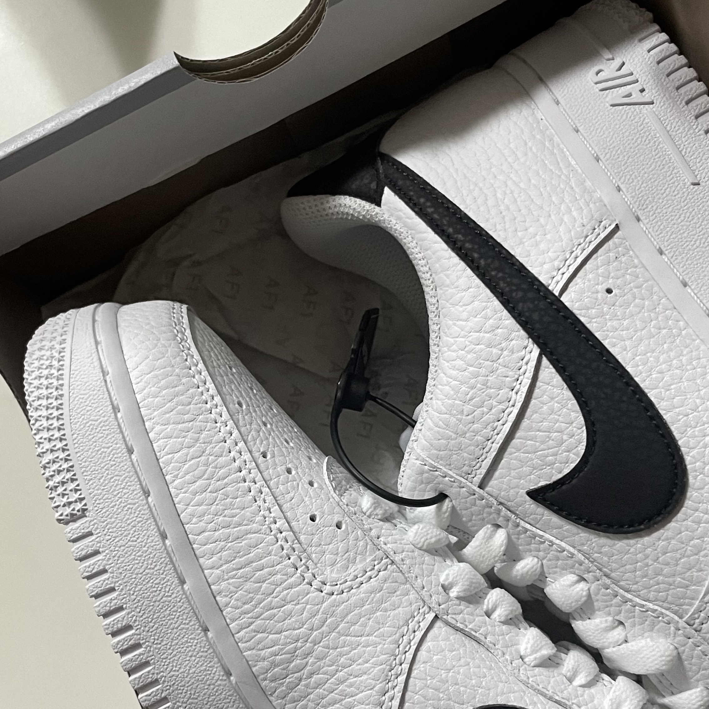 Nike Air Force 1 '07 White Black 착용 스타일