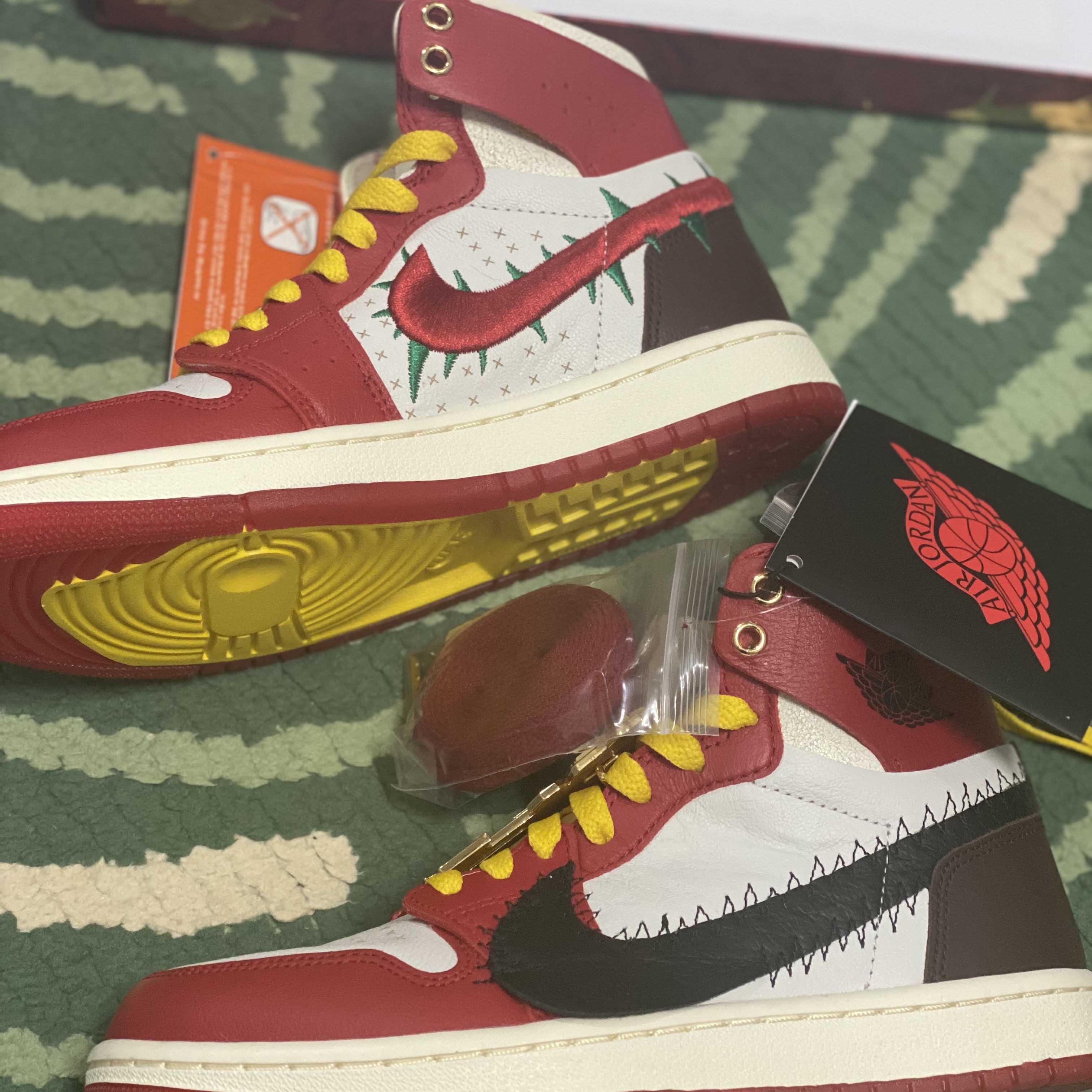 (W) Jordan 1 x Teyana Taylor Zoom CMFT 2 Gym Red 착용 스타일 - 1