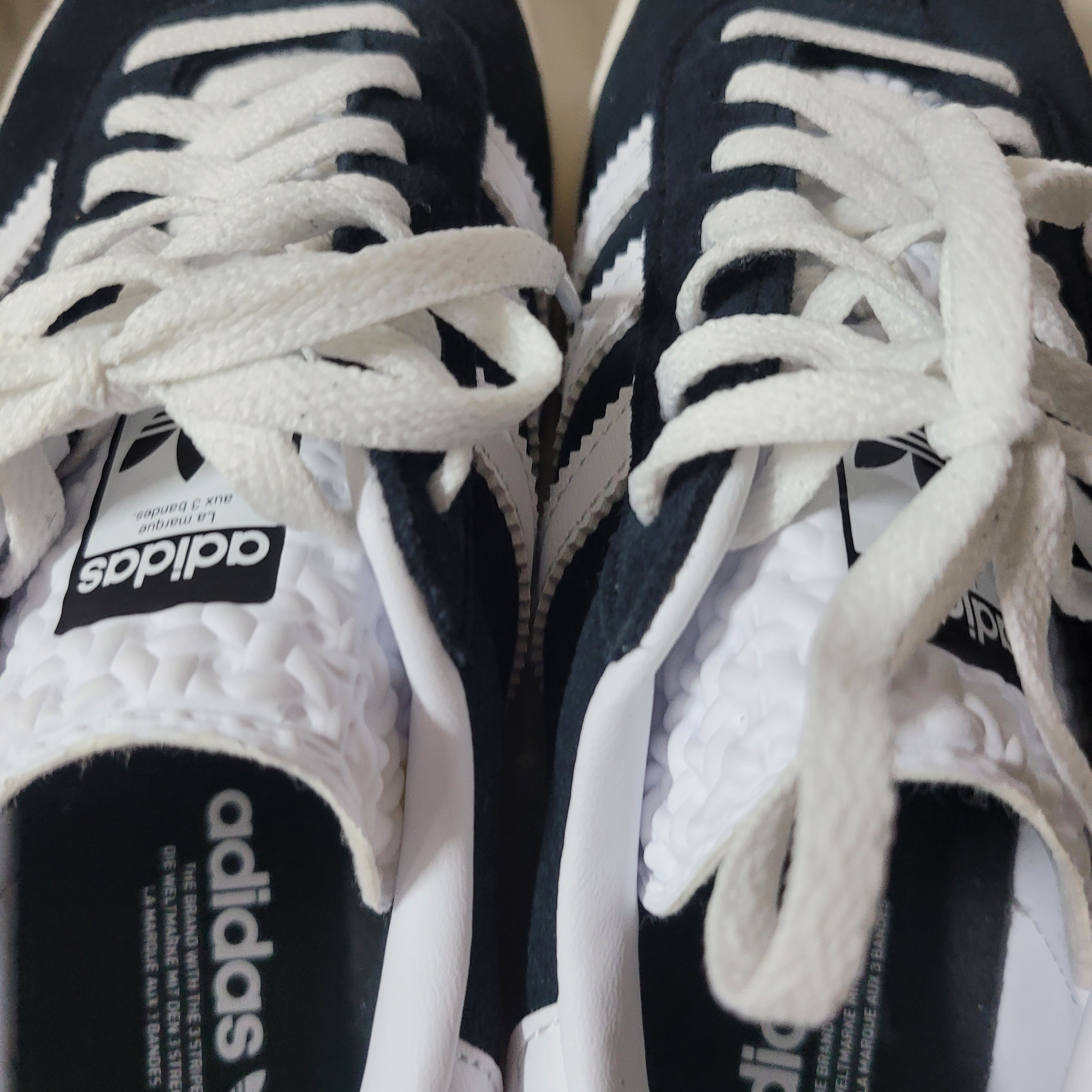 (W) Adidas Gazelle Bold Core Black Cloud White 착용 스타일