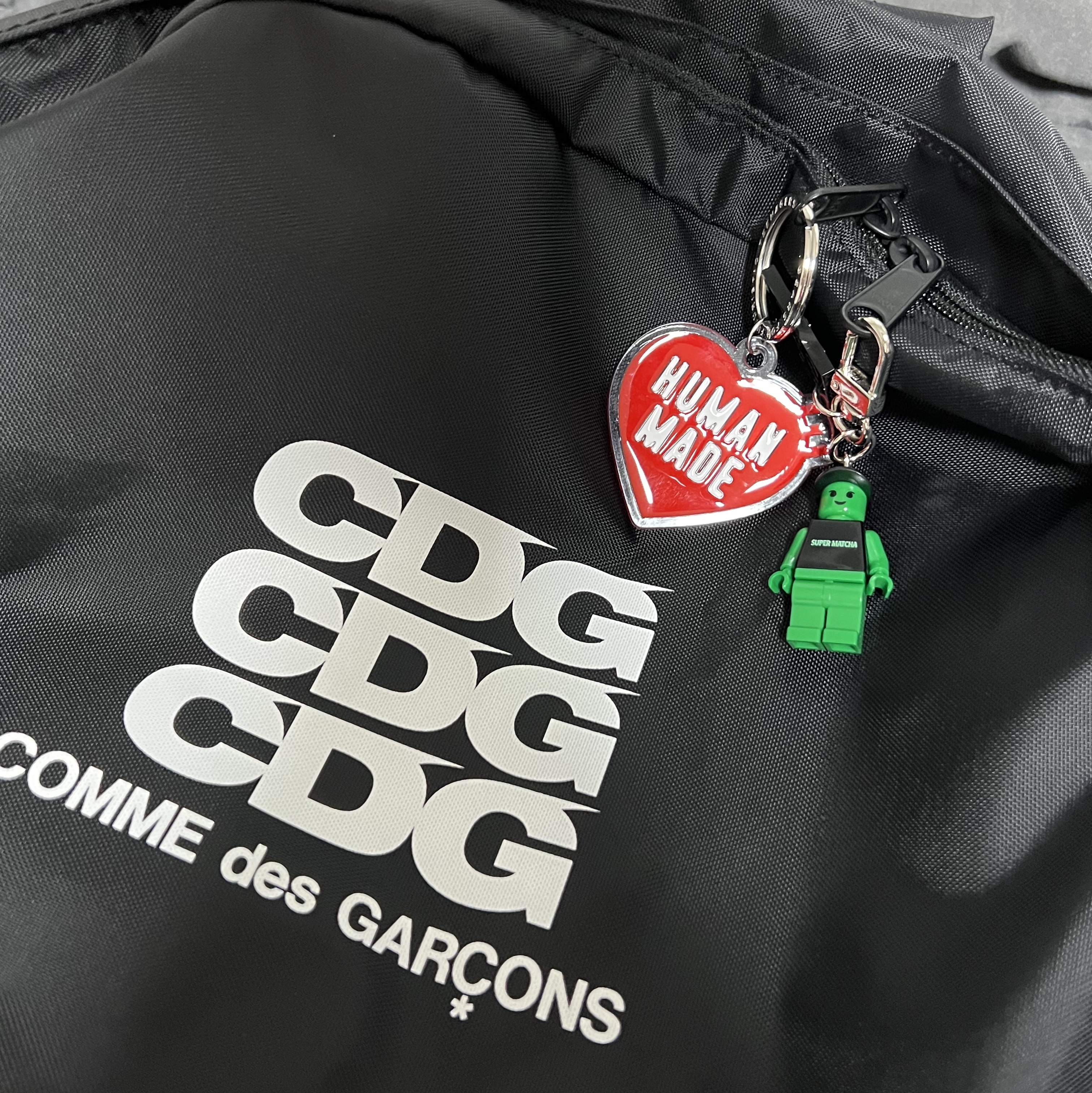 Human Made Heart Keyring Red, CDG Backpack Black 착용 스타일