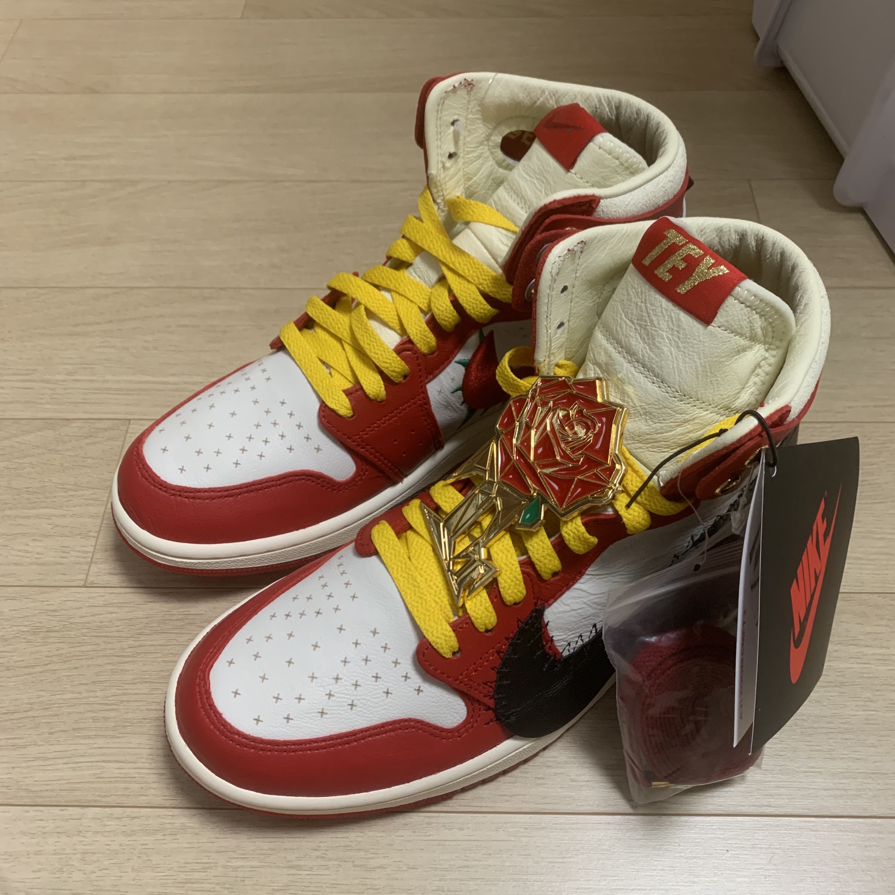 (W) Jordan 1 x Teyana Taylor Zoom CMFT 2 Gym Red 착용 스타일 - 3