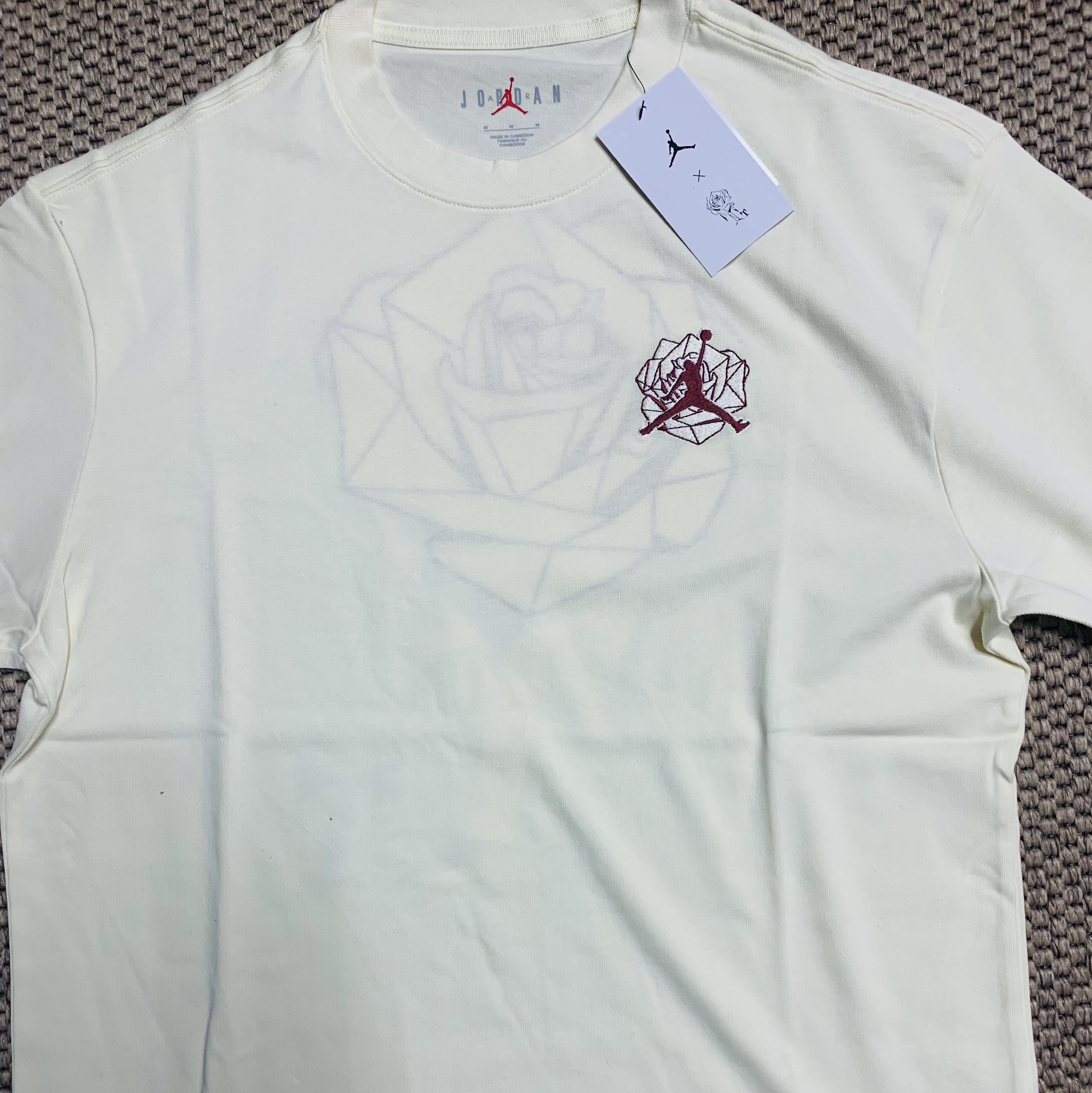 (W) Jordan x Teyana Taylor Vintage T-Shirt Coconut Milk - Asia 착용 스타일 - 2