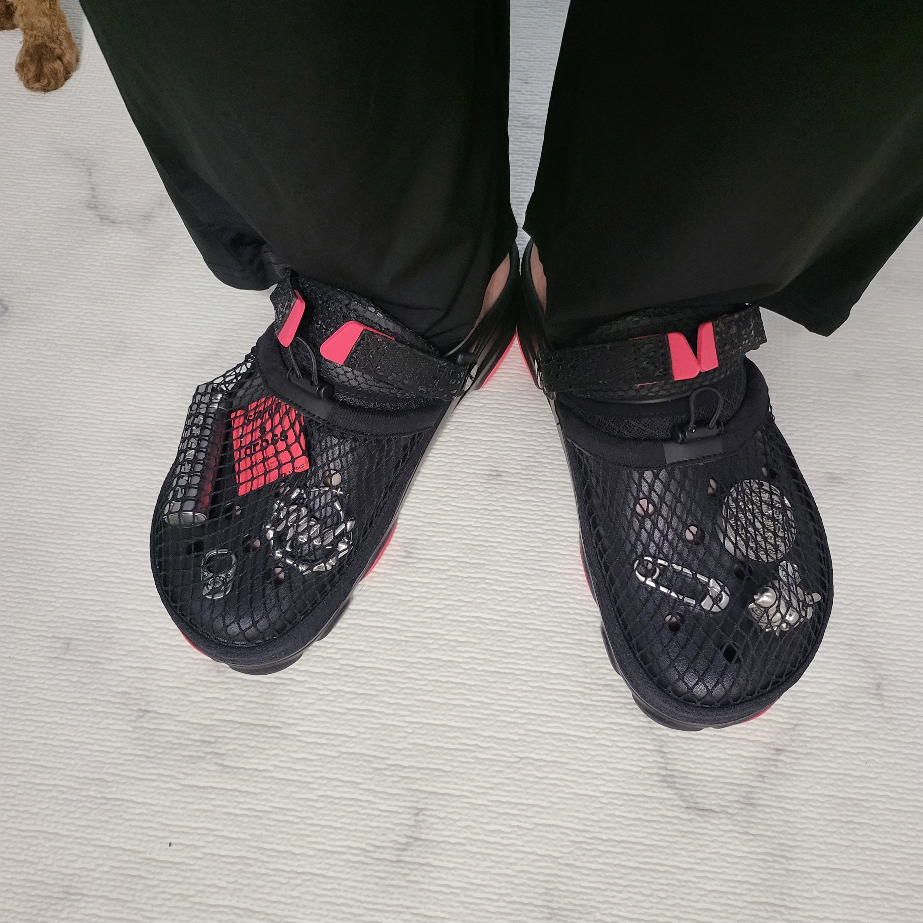 Crocs x Staple Classic All Terrain Clog Black 착용 스타일