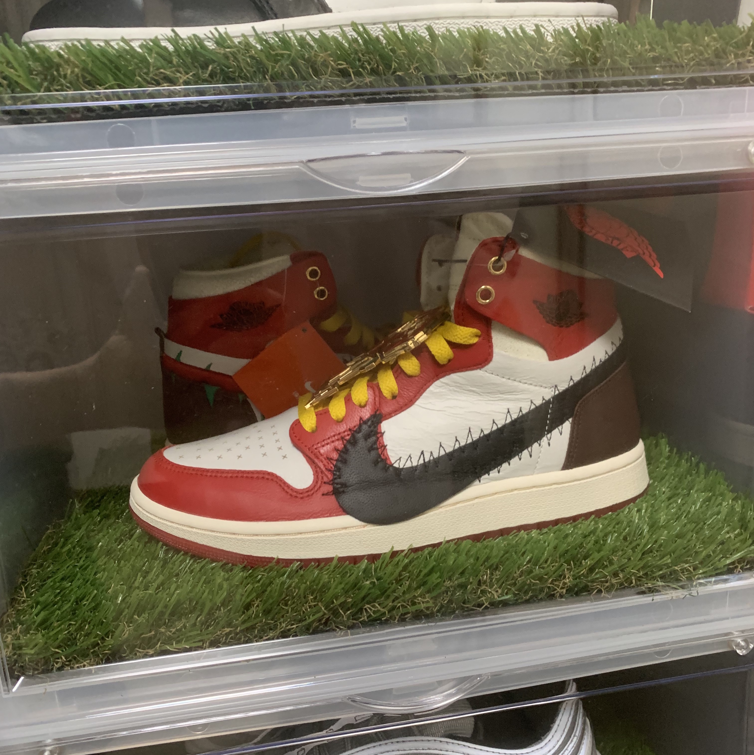(W) Jordan 1 x Teyana Taylor Zoom CMFT 2 Gym Red 착용 스타일 - 1