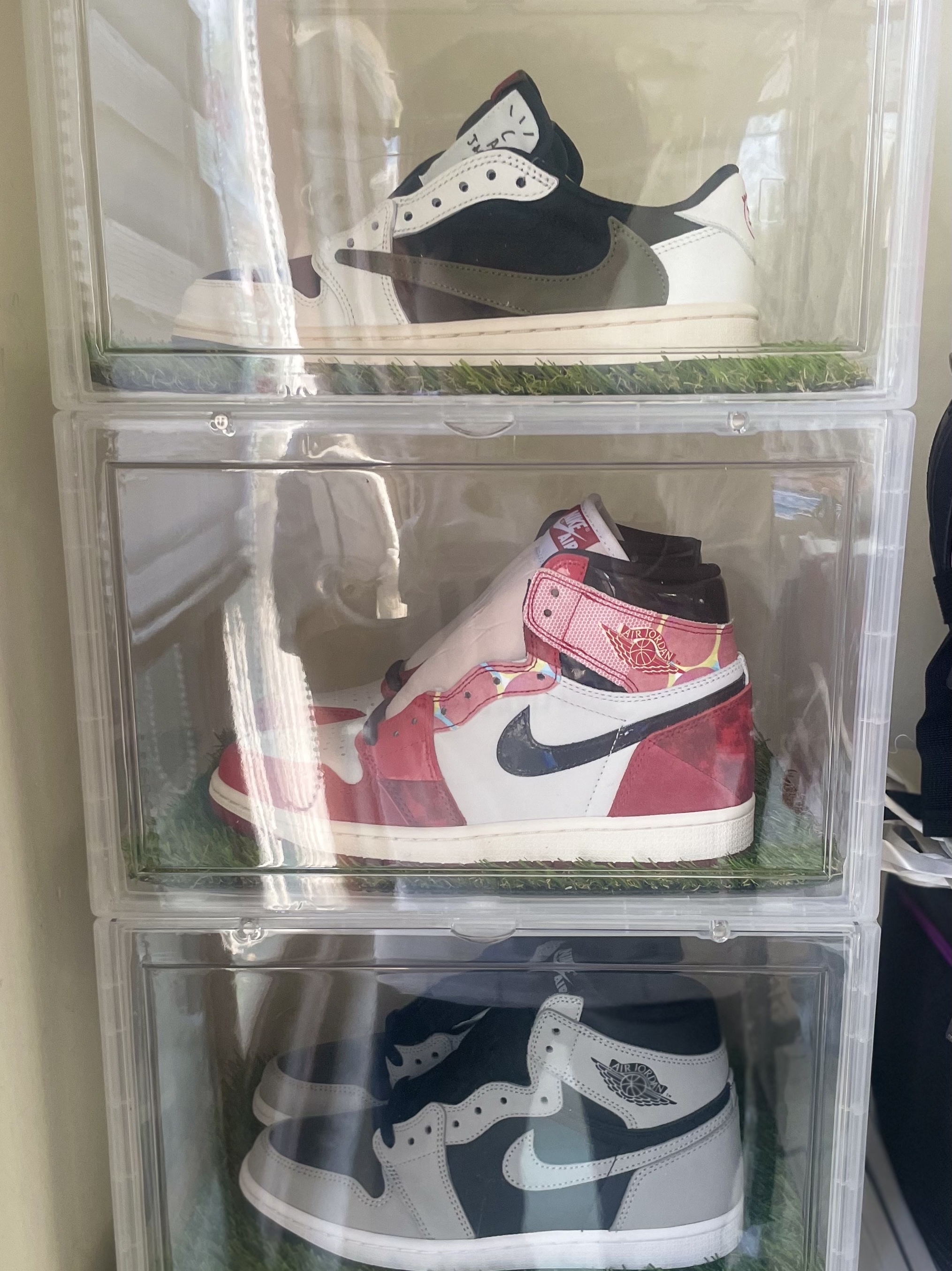 Jordan 1 Retro High OG Shadow 2.0, Jordan 1 Retro High Spider-Man Next Chapter 착용 스타일