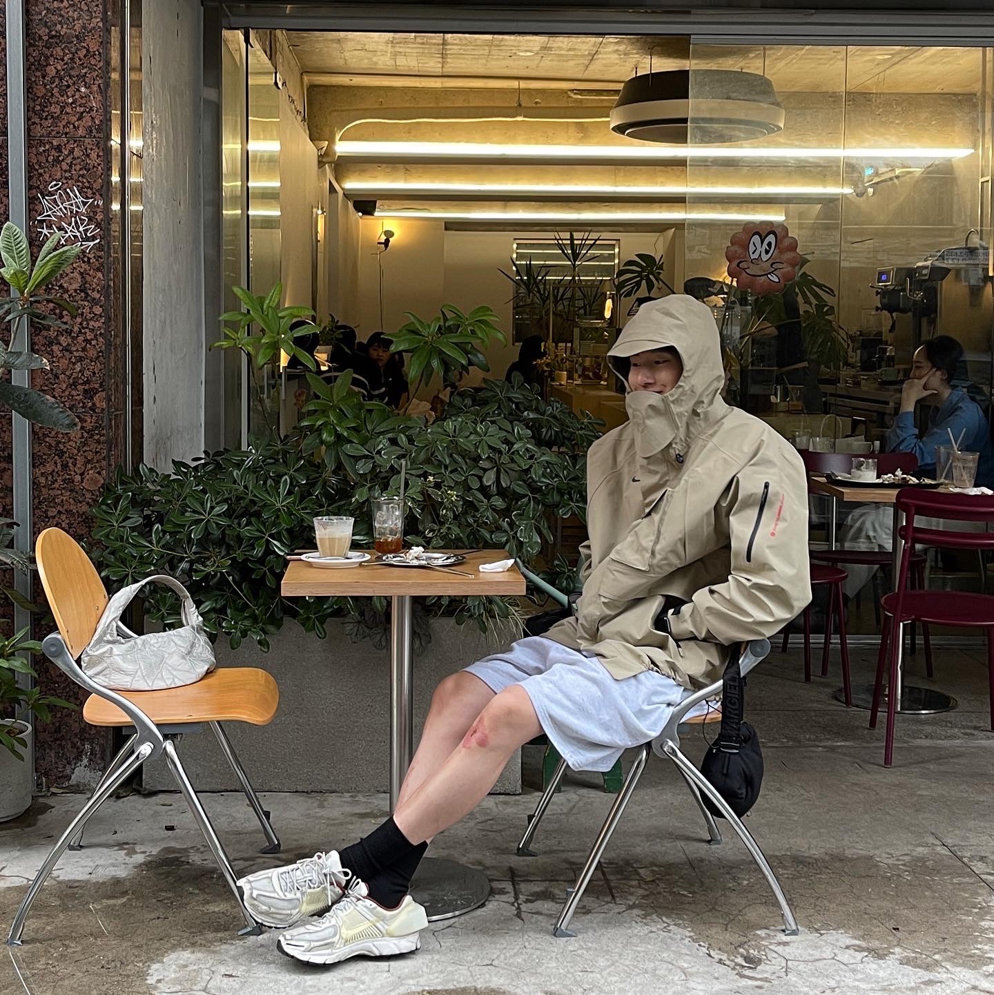 Nike x Travis Scott NRG BH Jacket Limestone - US/EU, Nike x A-Cold-Wall Zoom Vomero 5 Sail 착용 스타일 - 3