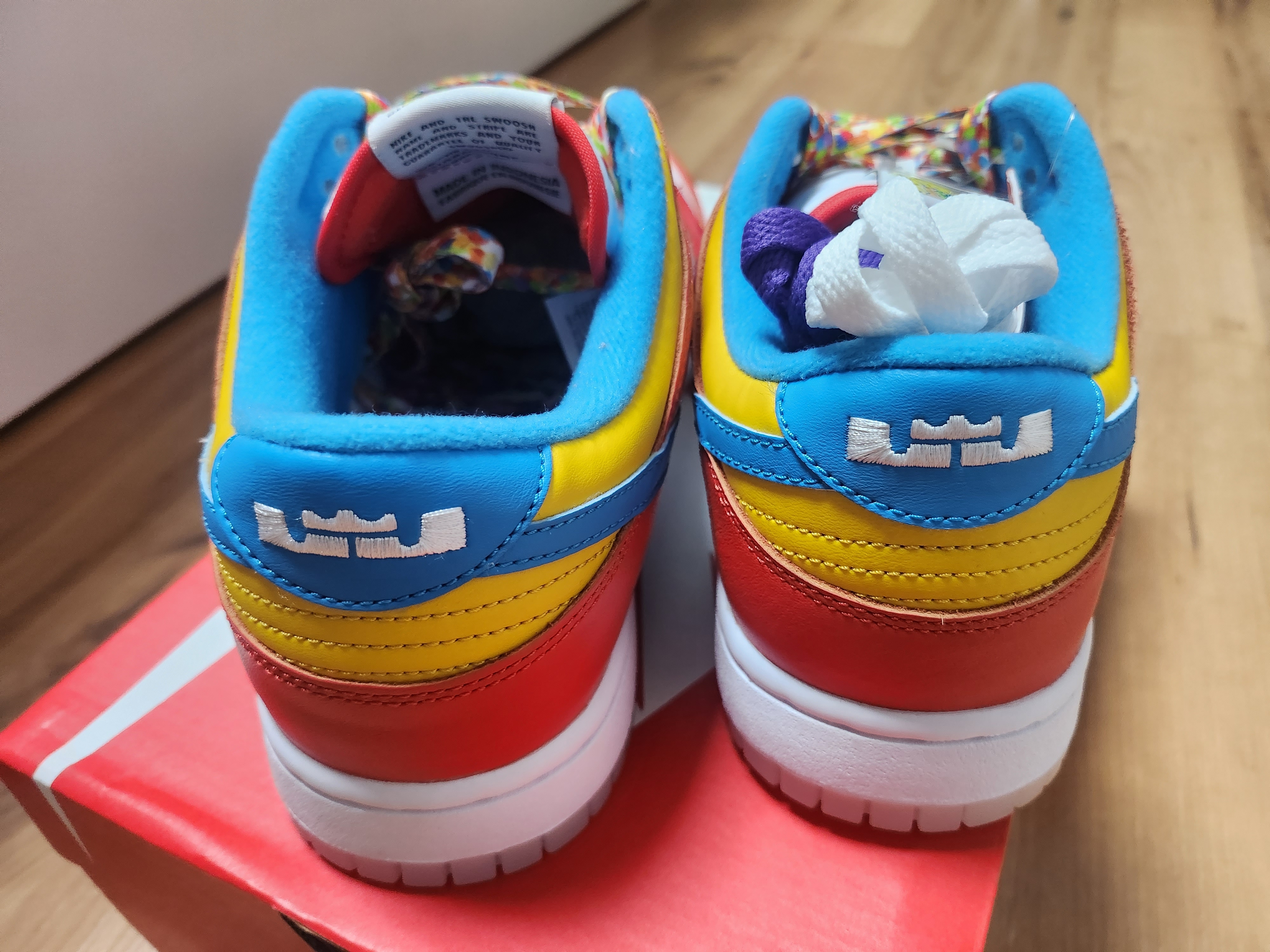 Nike x LeBron James x Fruity Pebbles Dunk Low QS Habanero Red 착용 스타일 - 2
