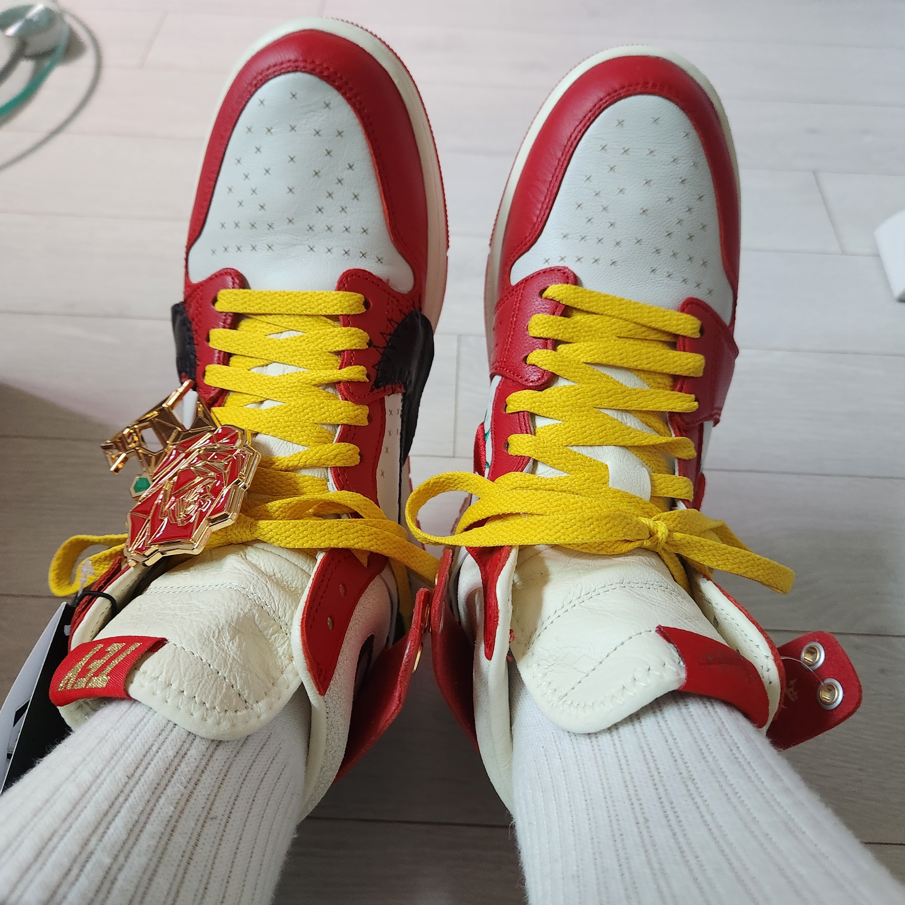 (W) Jordan 1 x Teyana Taylor Zoom CMFT 2 Gym Red 착용 스타일