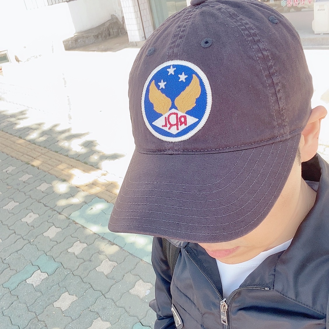 더블알엘 가먼트 다잉 트윌 볼캡 블랙 착용 스타일